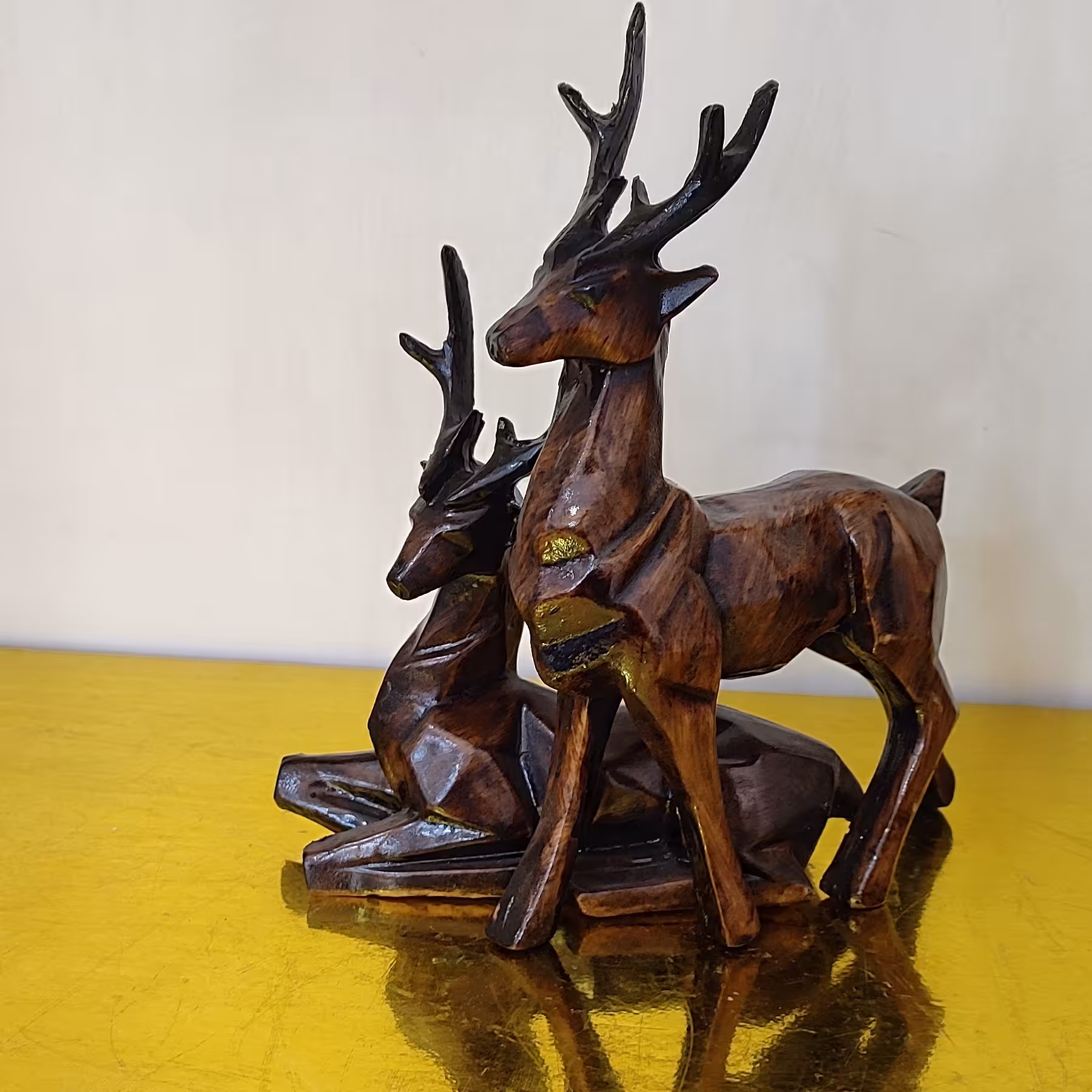 مجسمه ی پلی استر گوزن جفت