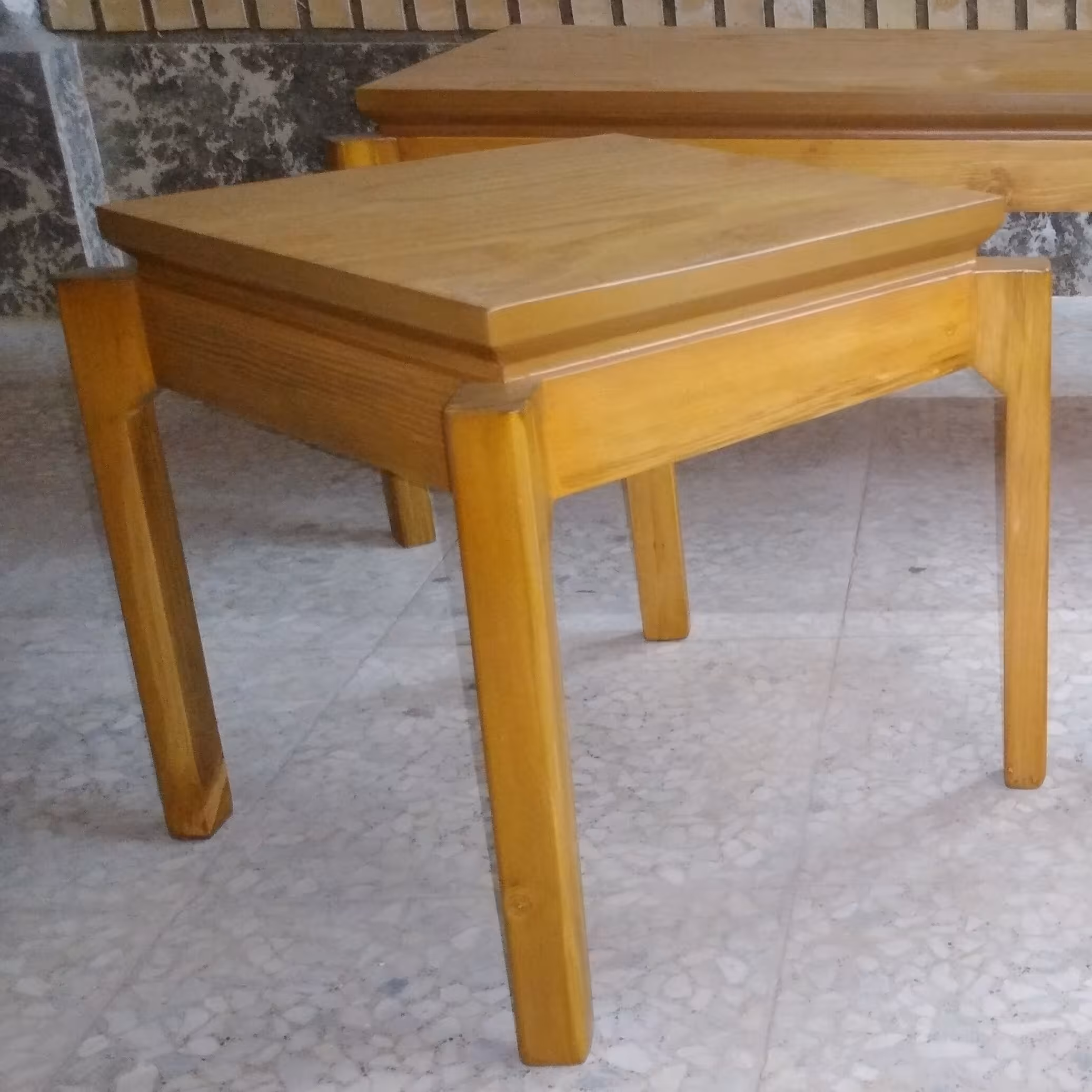 جلومبلی M102 با دو عدد عسلی