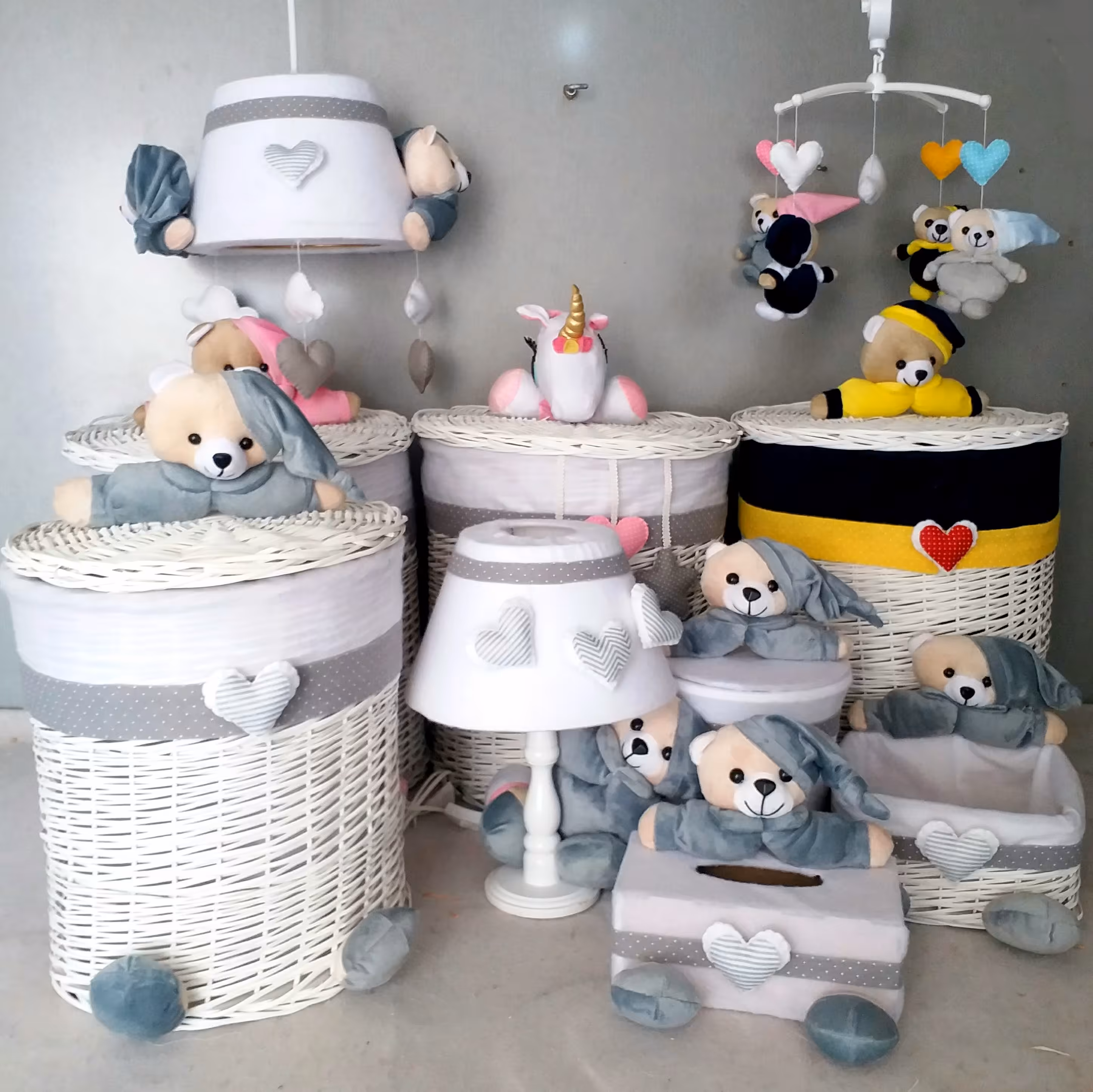 سبد لباس یا سبد اسباب بازی حصیری سیسمونی