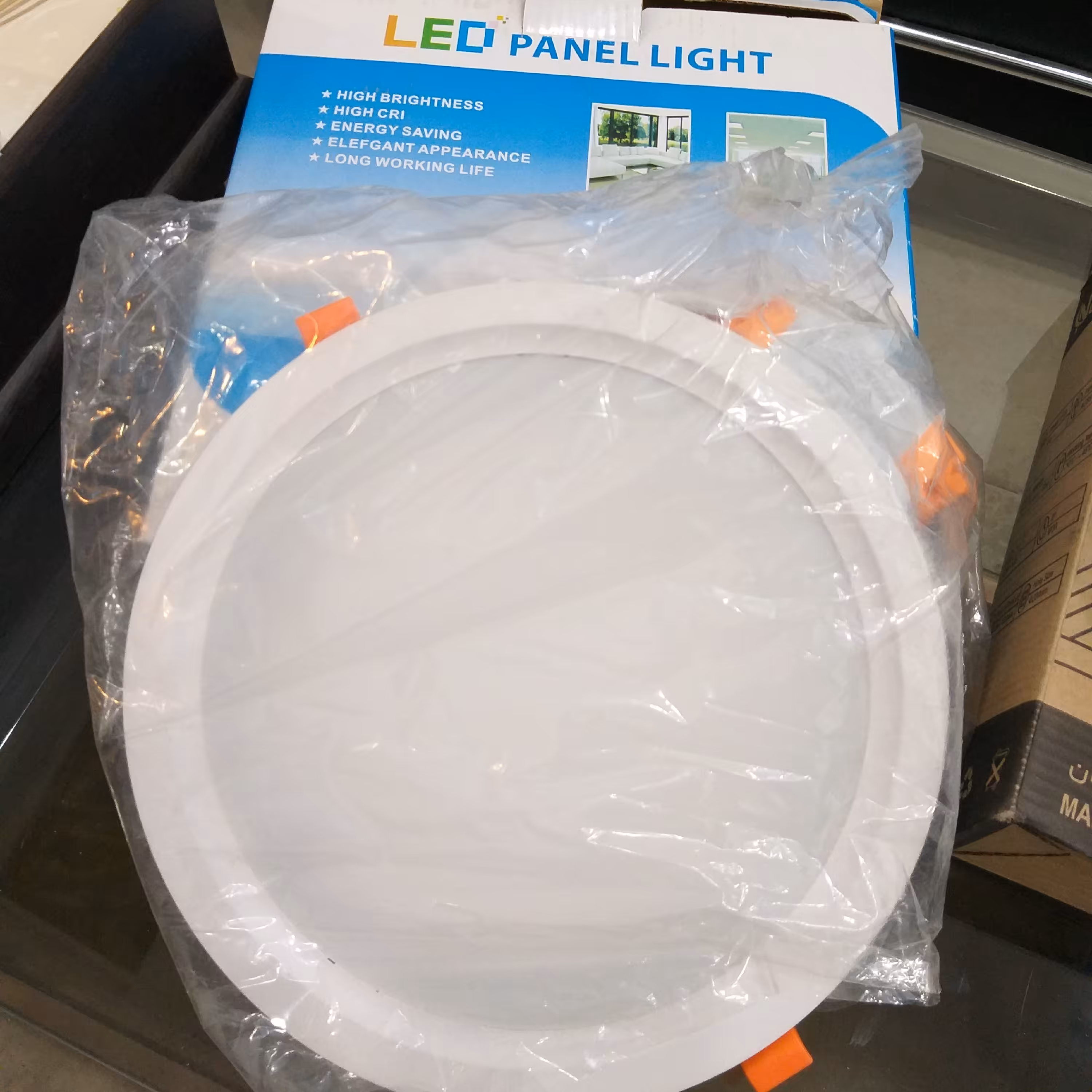 پنل ال ای دی سقفی توکار 40 وات سفید 