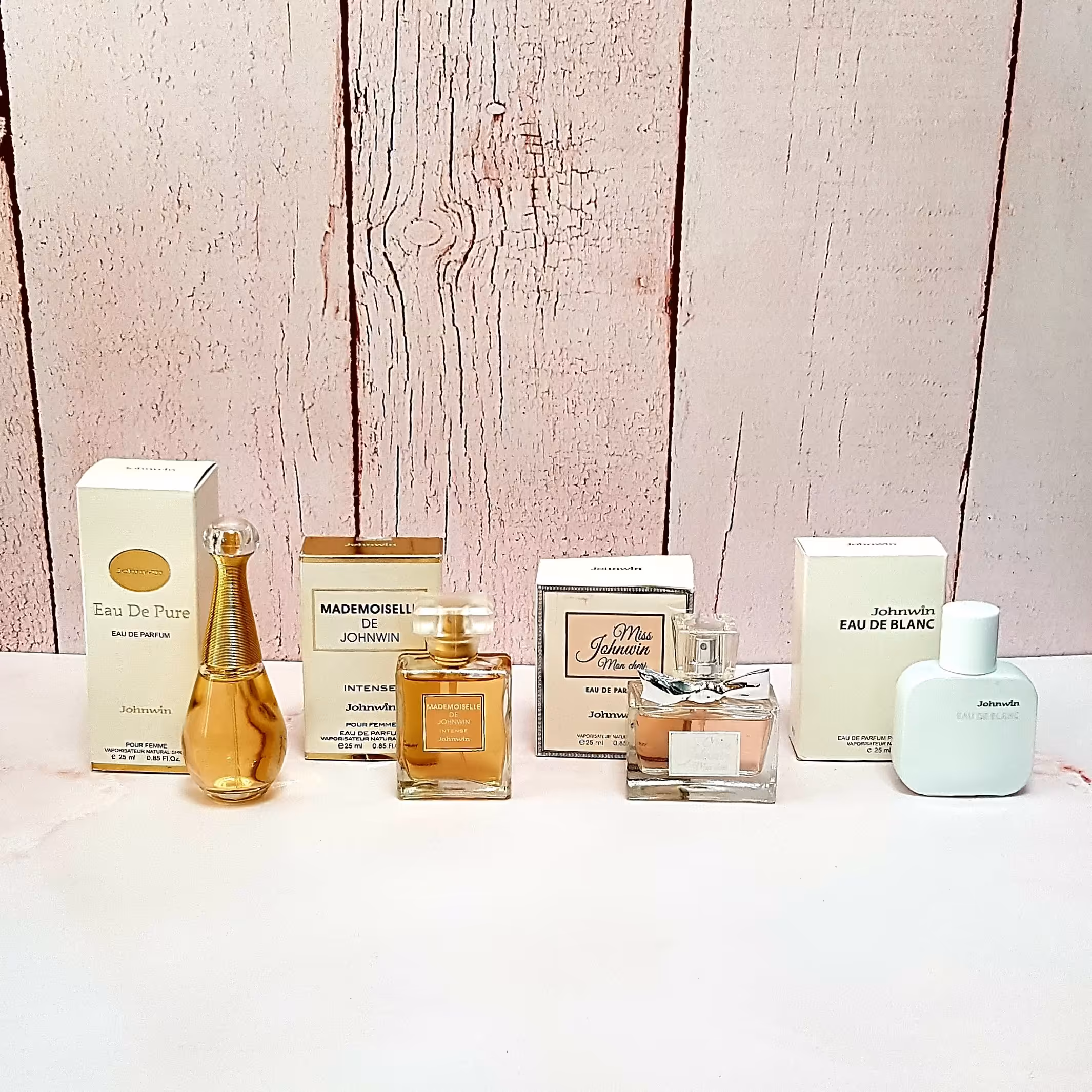عطرهای 25 میل مردانه و زنانه کیفیت عااالییی رایحه مشابه اصلی