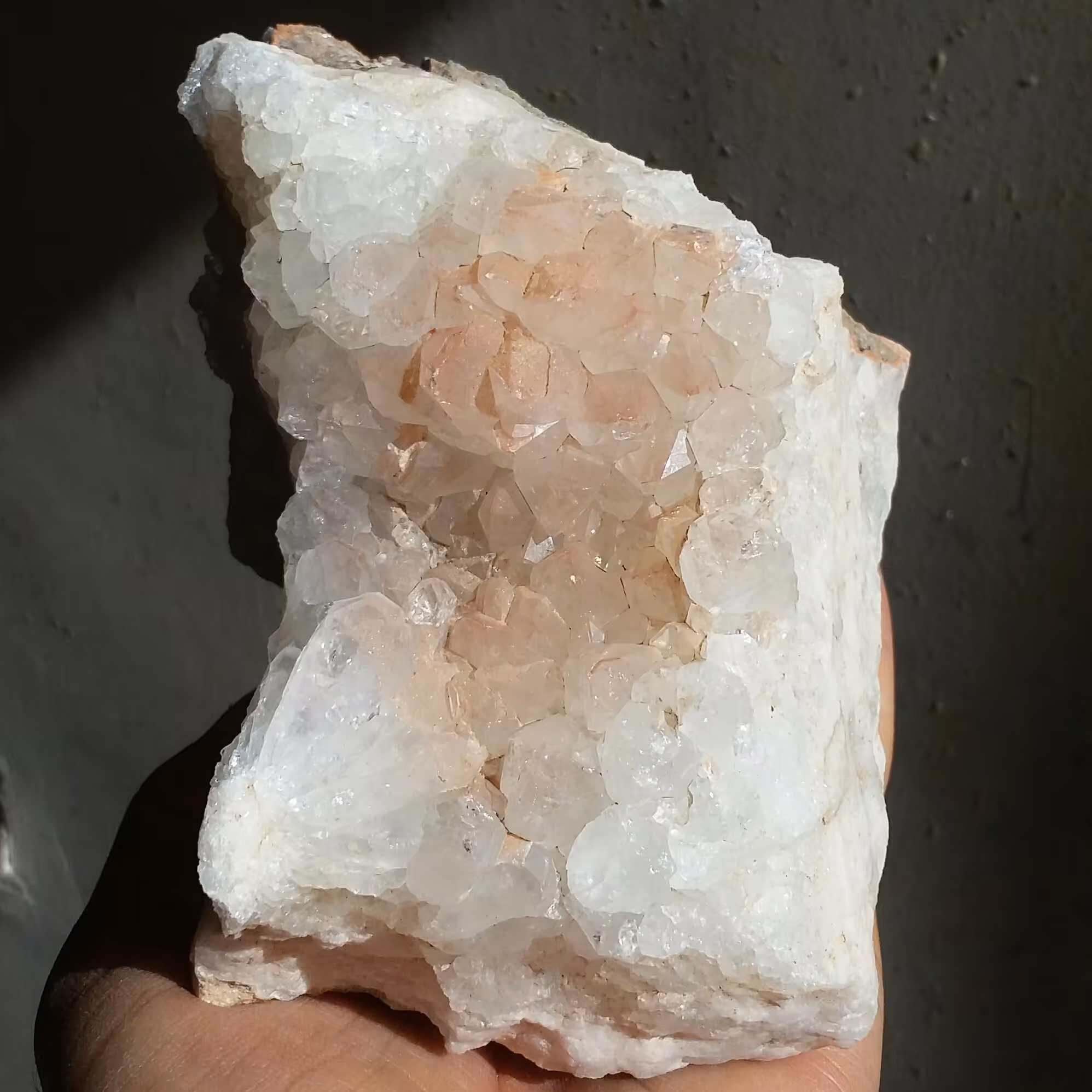 نمونه فوق کلکسیونی غووولپیکر کوارتز بلور  بسیار درشت رنگی محشر بسیااااار زیبا 100 در 100 طبیعی خارق العاده و تک
کد 9857