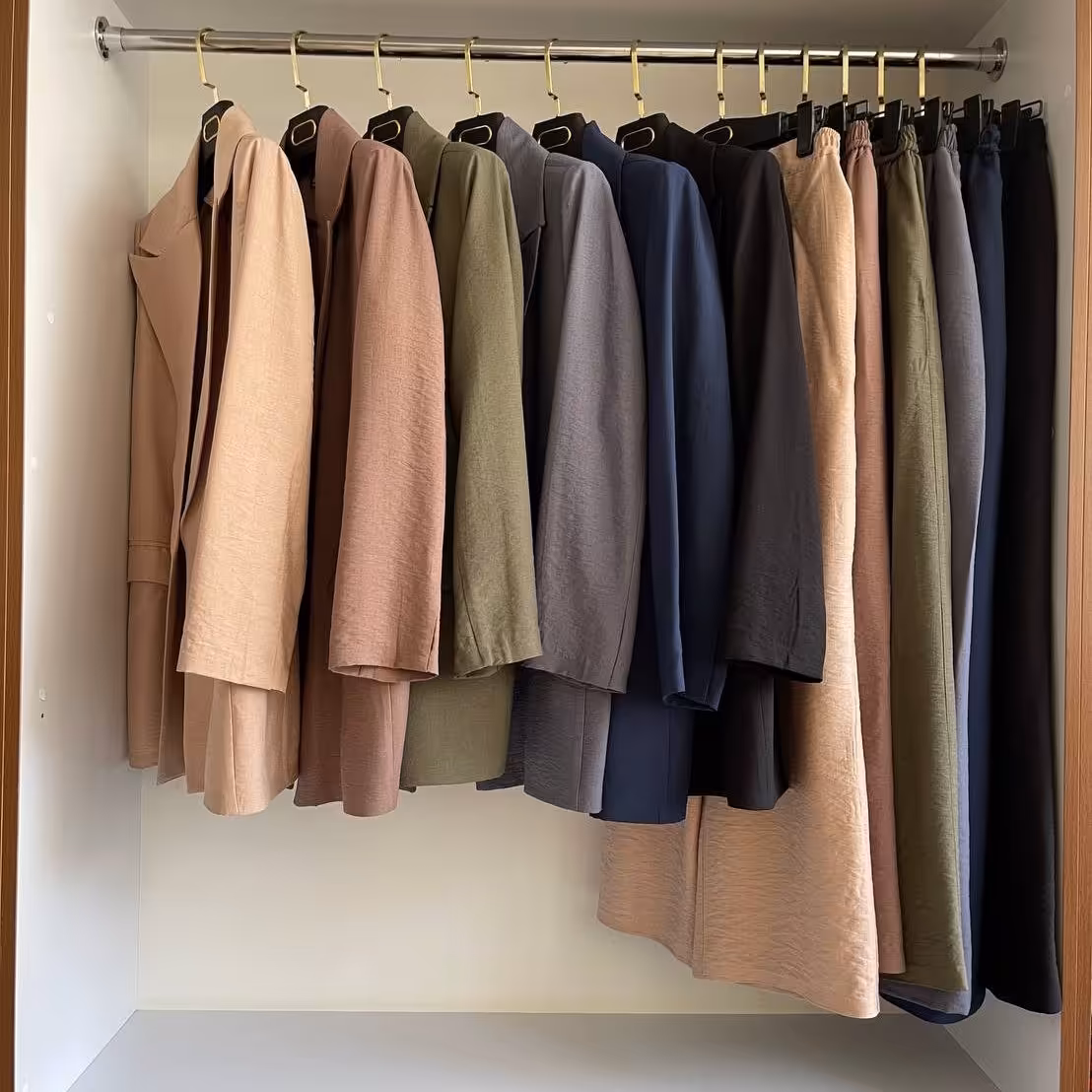 کت وشلوار با رنگ ھای خاص و ملایم دنیا باارسال رایگان