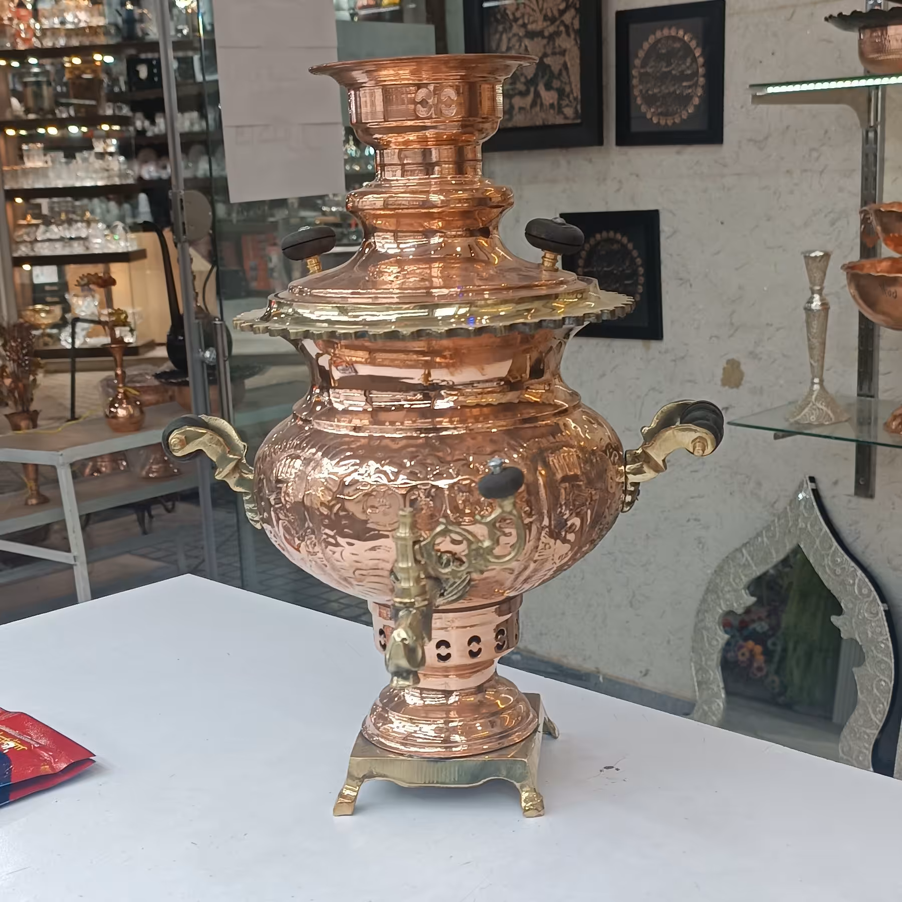 سماور مسی چهار لیتری  زنجان طرح دار  وزن 2.870 کیلو گرم 