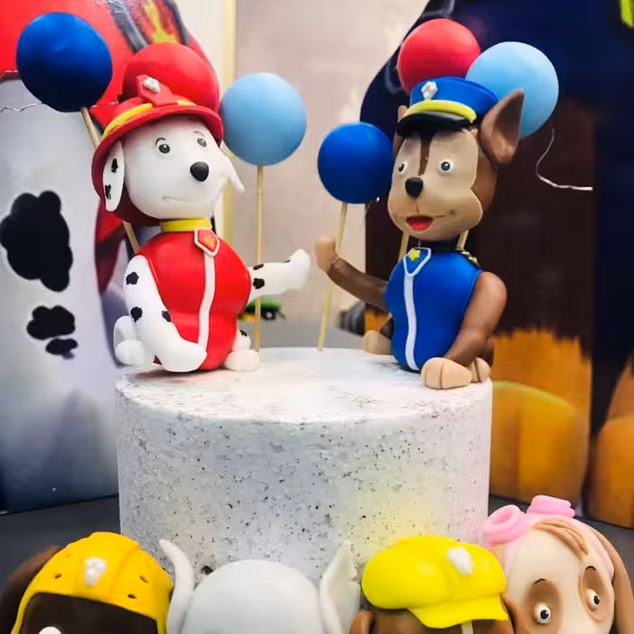 تاپر کیک و عروسک از جنس خمیر چینی طرح سگ های نگهبان قیمت پکیج کامل 450 تومن