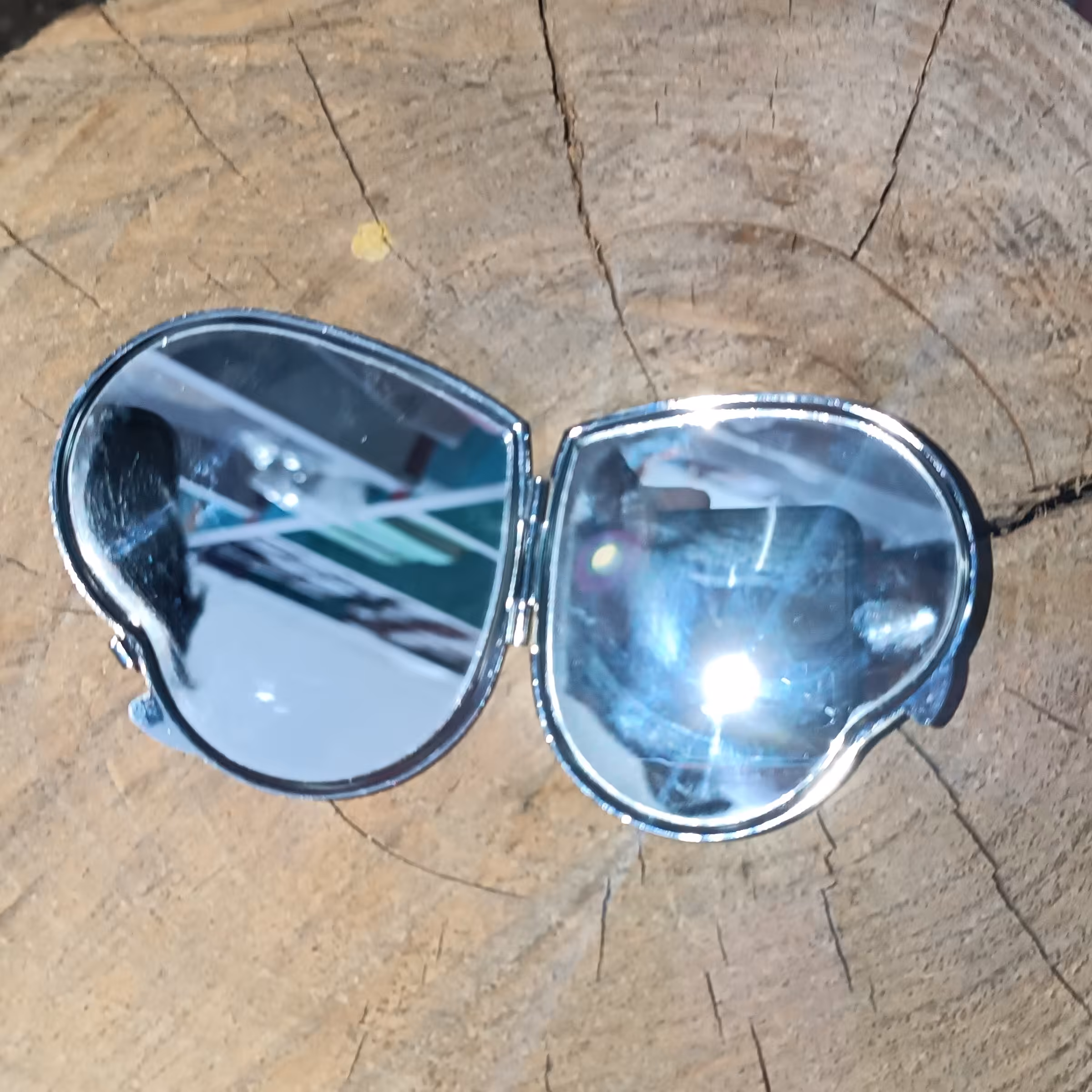 آینه فلزی قلب