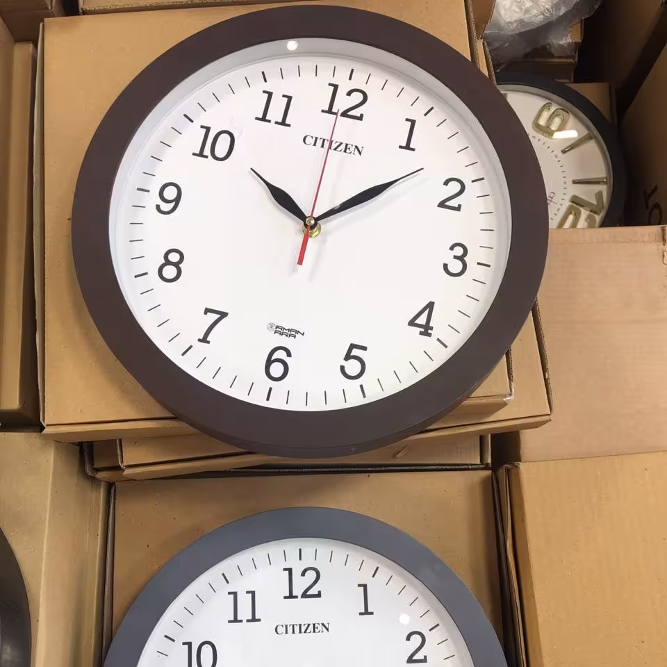 ساعت دیواری سیتیزن گرد سایز 30 موتور ارامگرد درجه یک رنگ مشکی سفید طوسی   و غیره 