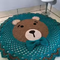 فرشینه دست بافت  کودک با نخ با کیفیت در ابعادحدودی 85 تا  90 سانت 