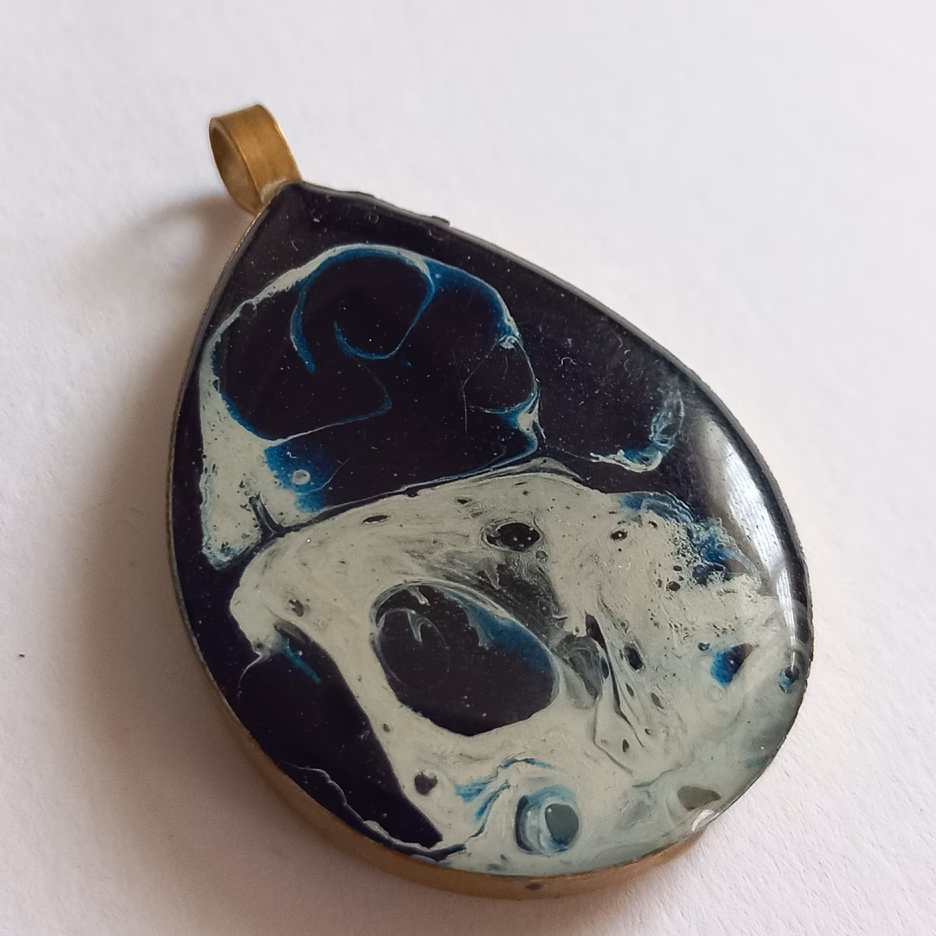 گردنبند رزینی طرح دریای شب