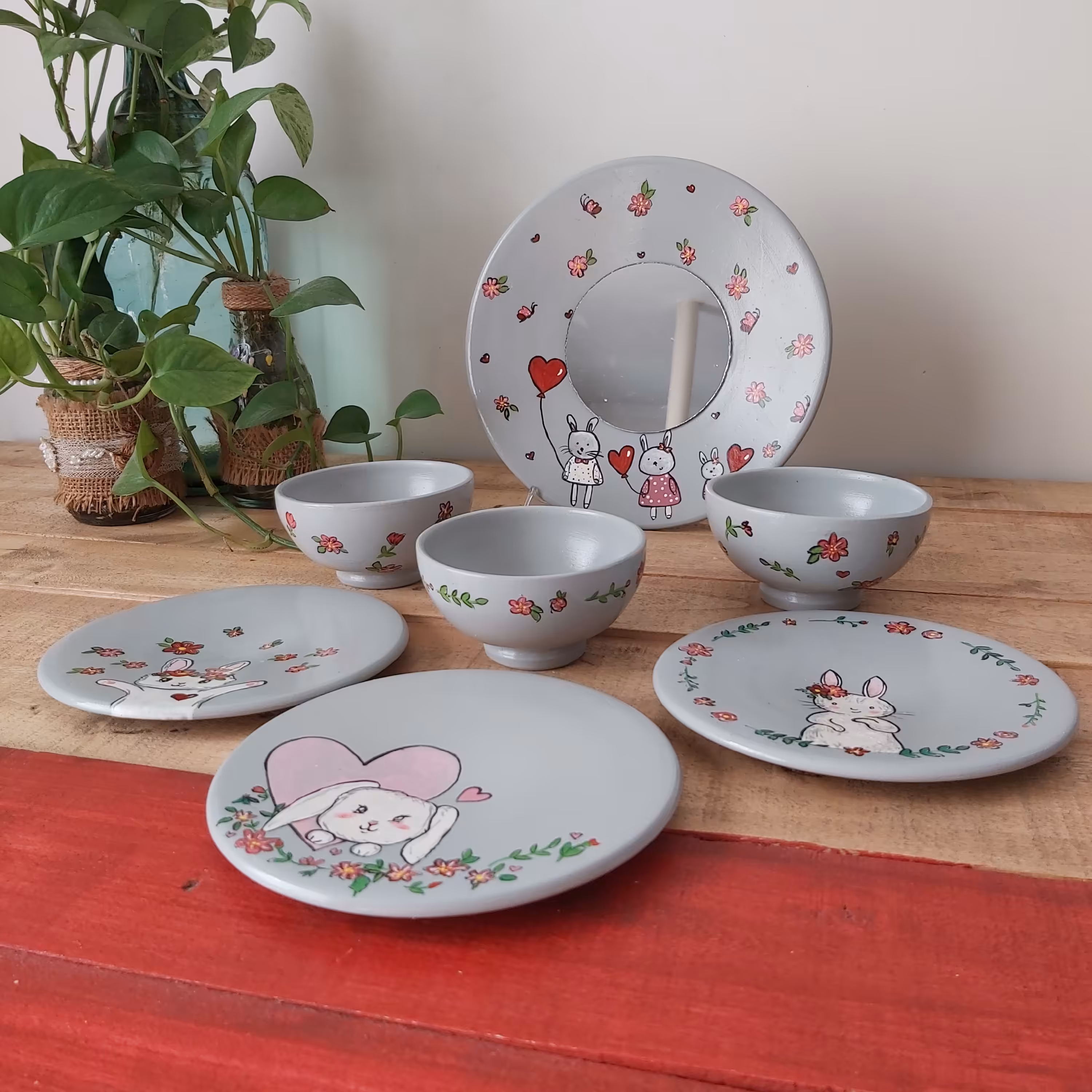 هفت سین  7تیکه سال 1402 دارای 3کاسه و 3بشقاب  و آینه