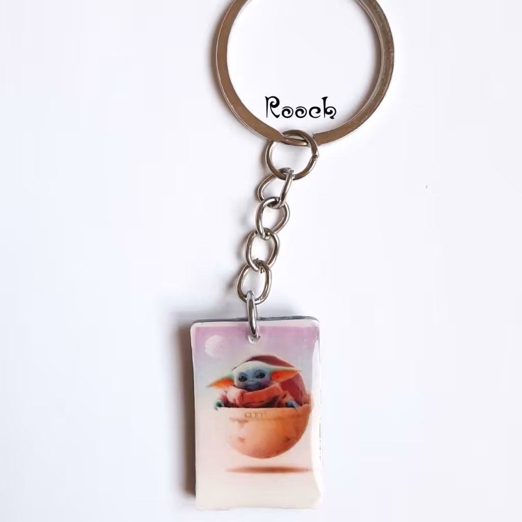 جاسوییچی ، جاکلیدی رزینی بی بی یودا .    سایز  2 در 3  سانت حدودا