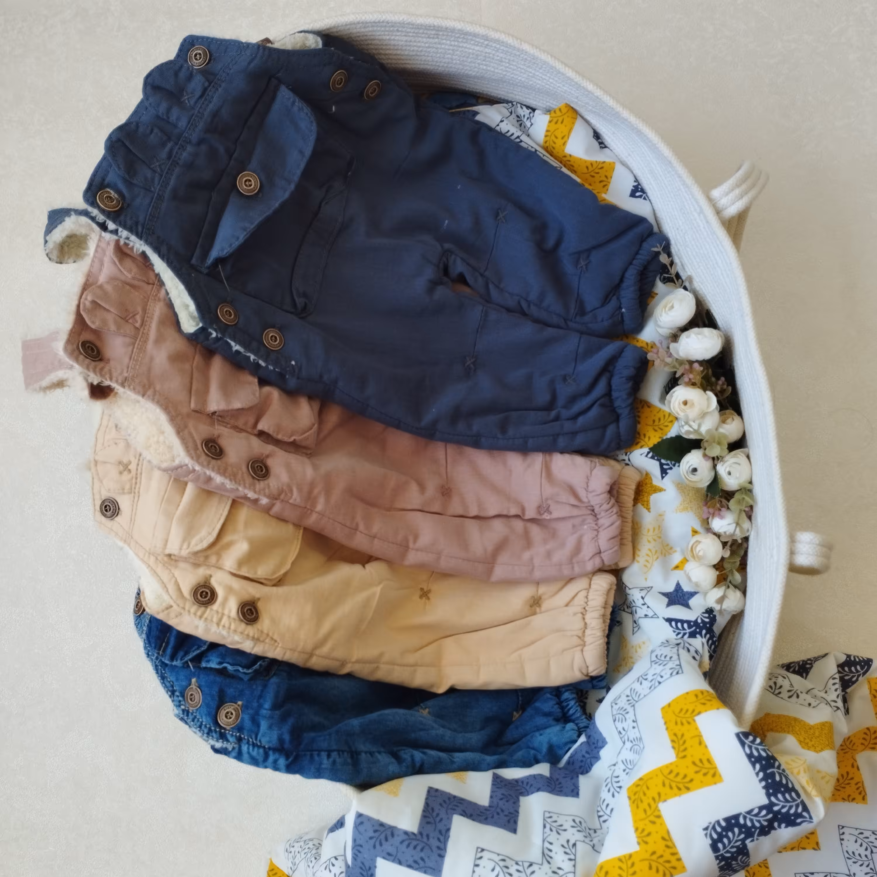 شلوار پیشبندی داخل ببعی شلوار  پیشبندی خز دار  بیلرسوت داخل خز  بیلرسوت زمستانی سیسمونی لباس نوزادی