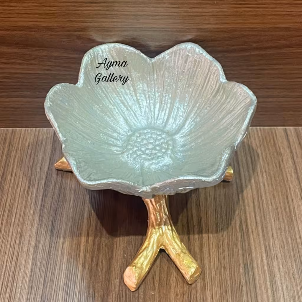 شکلات خوری مدل گلبرگ پایه دار