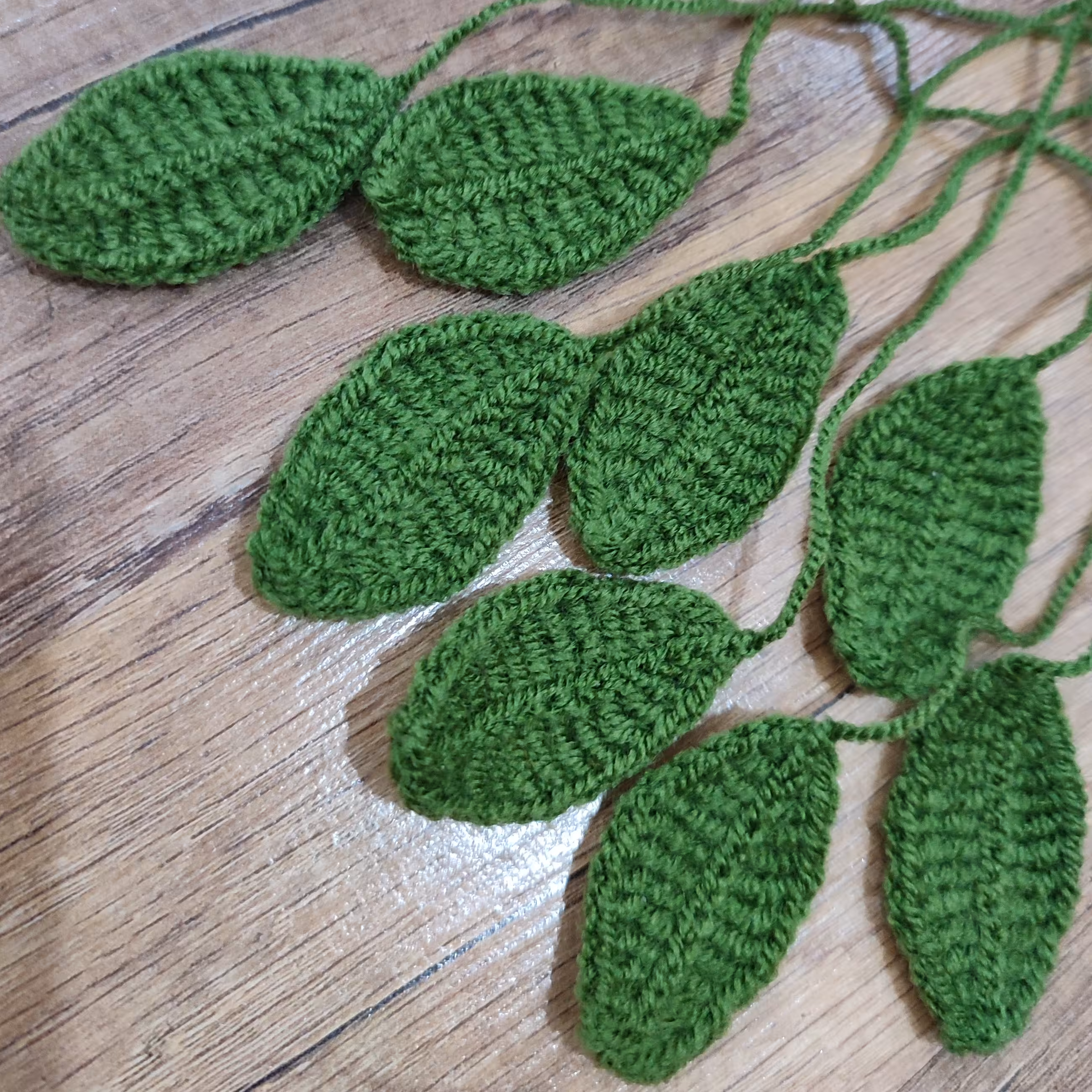 برگ تزیینی بافته شده با کاموا اکریل تاب 