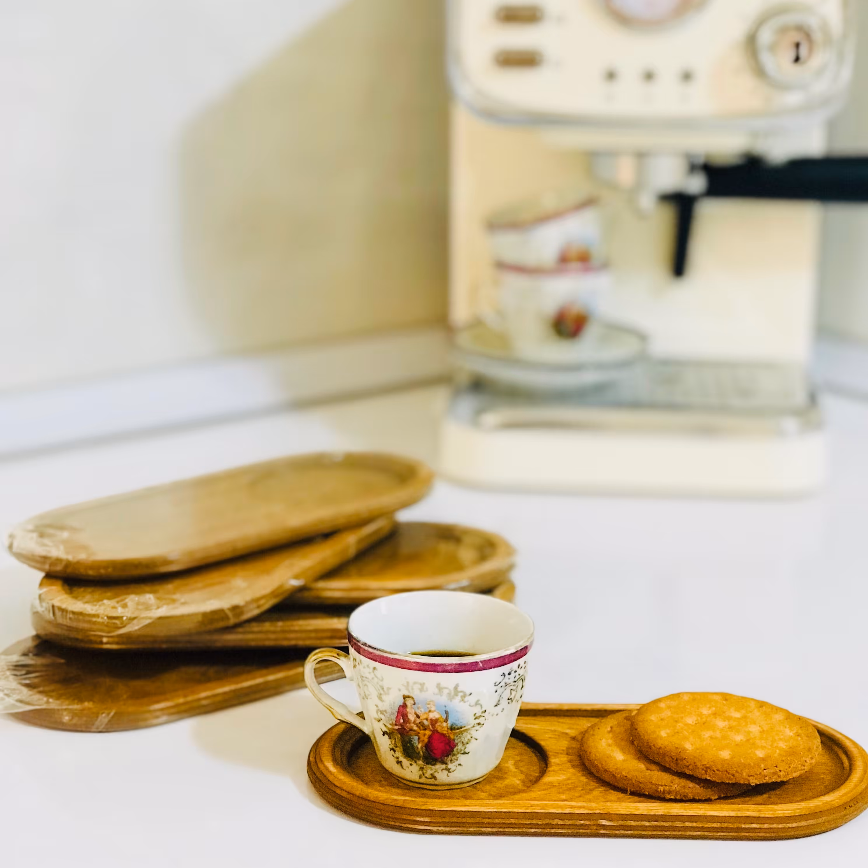 زیر لیوانی چوبی طرح بیضی مدل لوسی