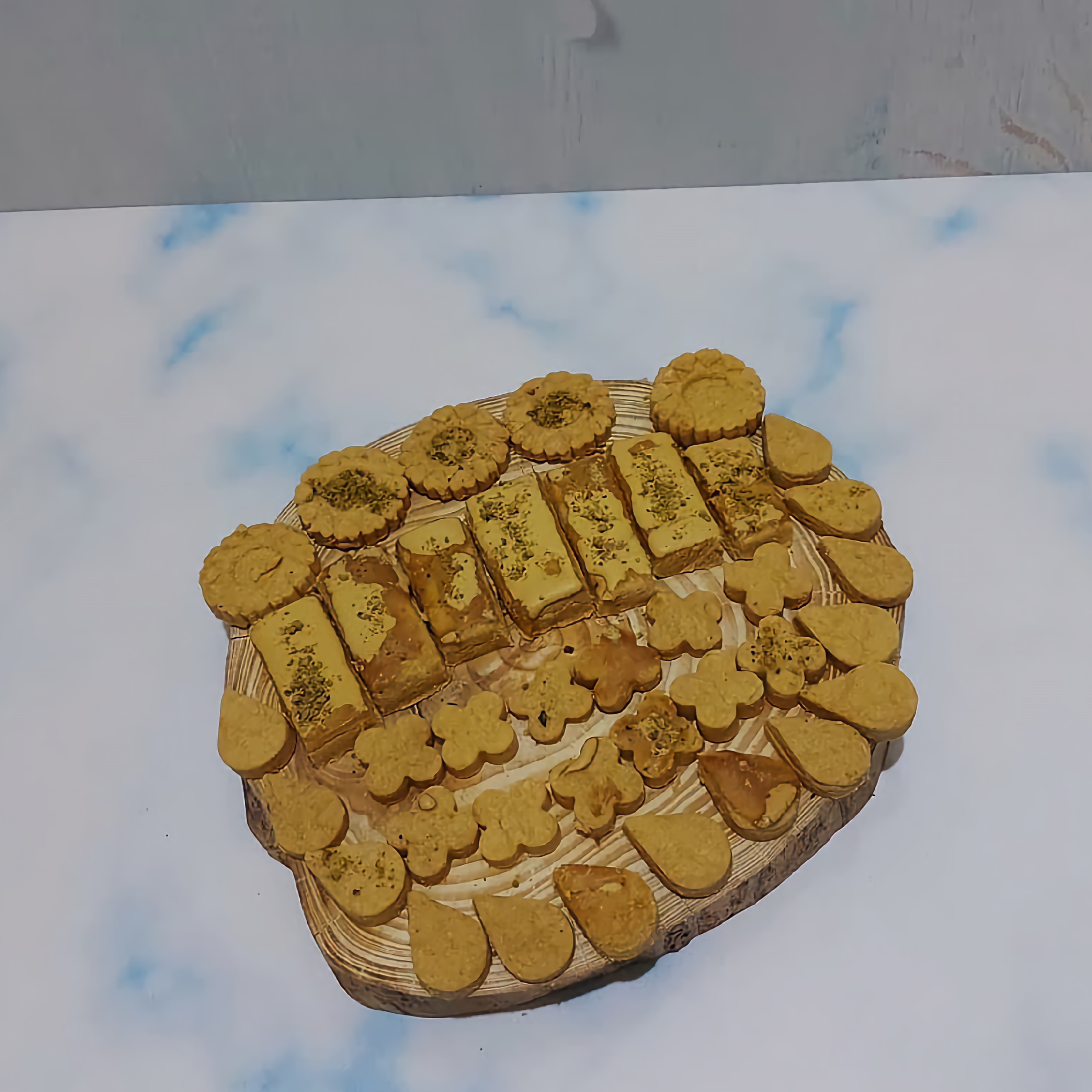 شیرینی نخودچی خانگی(هزینه ارسال پس کرایه)