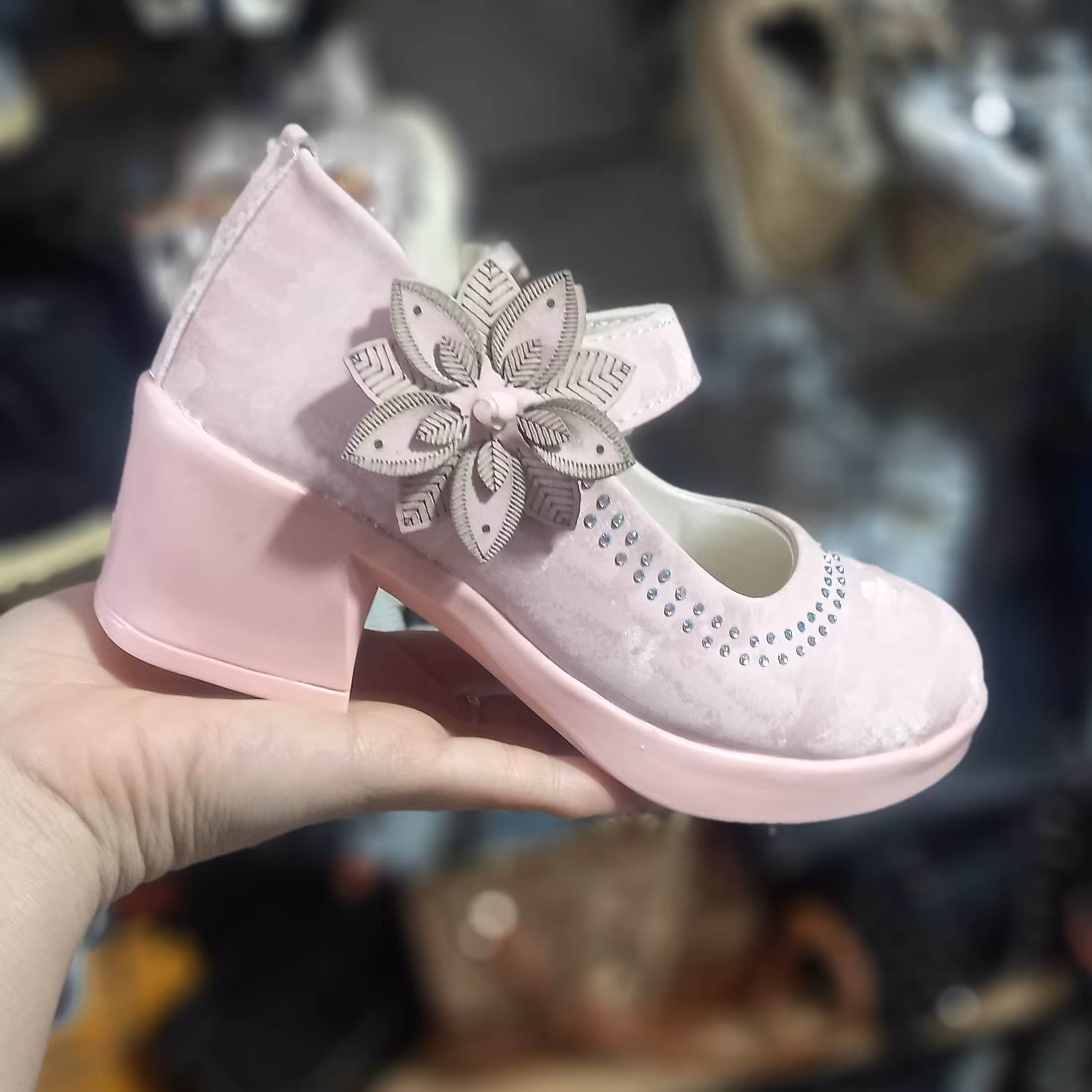 کفش پاشنه دار پتینه