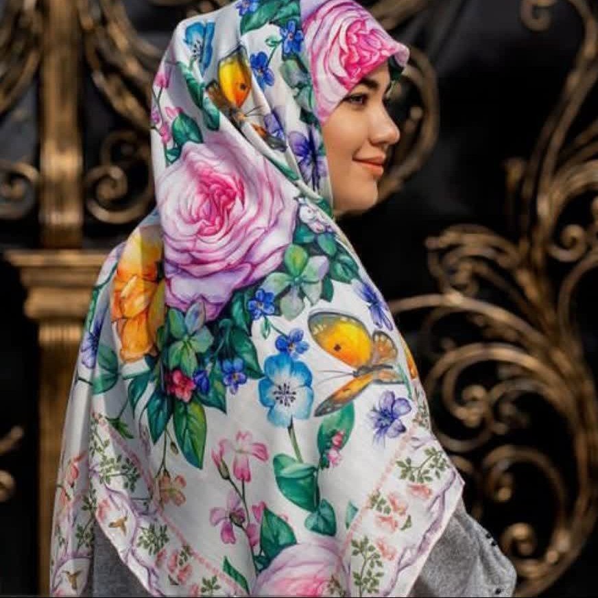 روسری کرپ گل دار