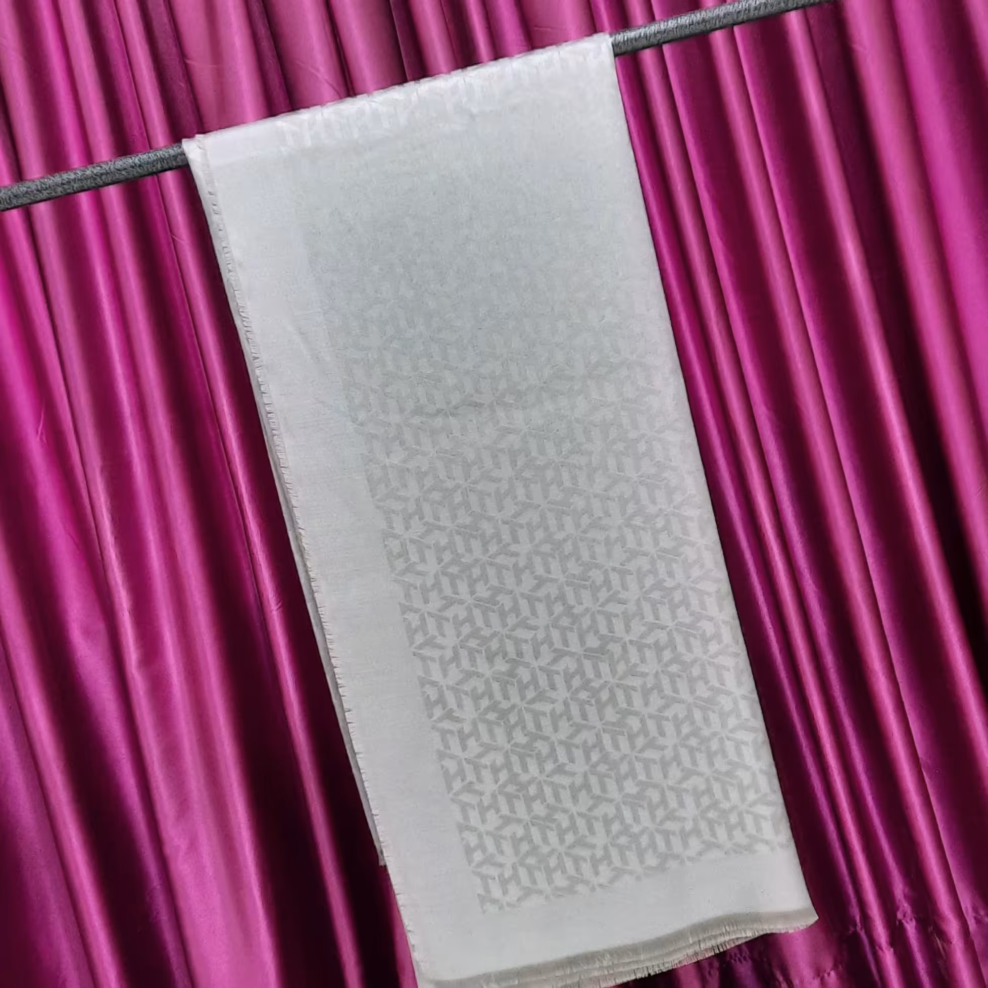 روسری ابریشم ژاگارد طوسی