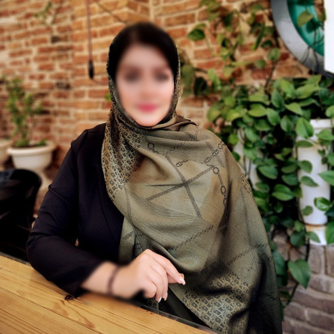 شال نخ ابریشم ژاکارد دورو  لمه دار رنگ سبز زیتونی وارداتی 