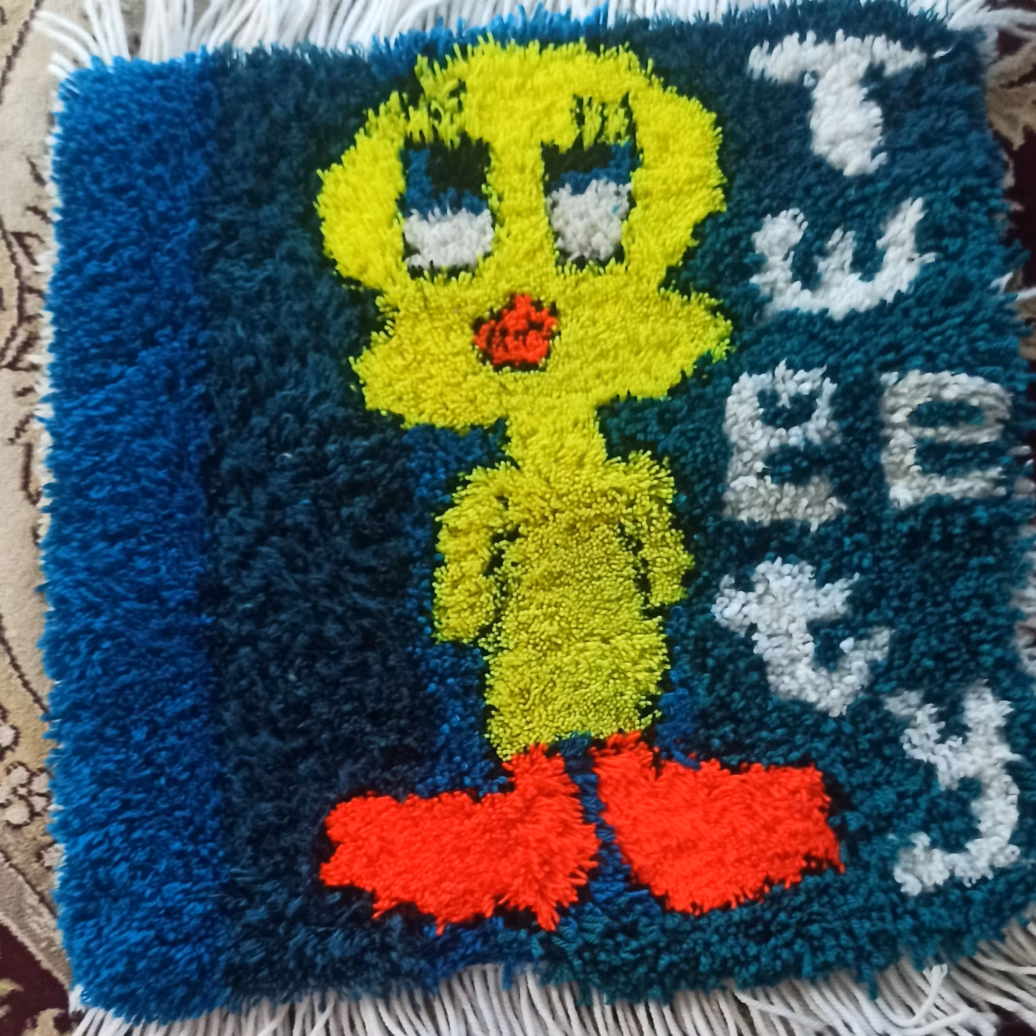 فرشینه  دست بافت کاموا وزن تقریبی