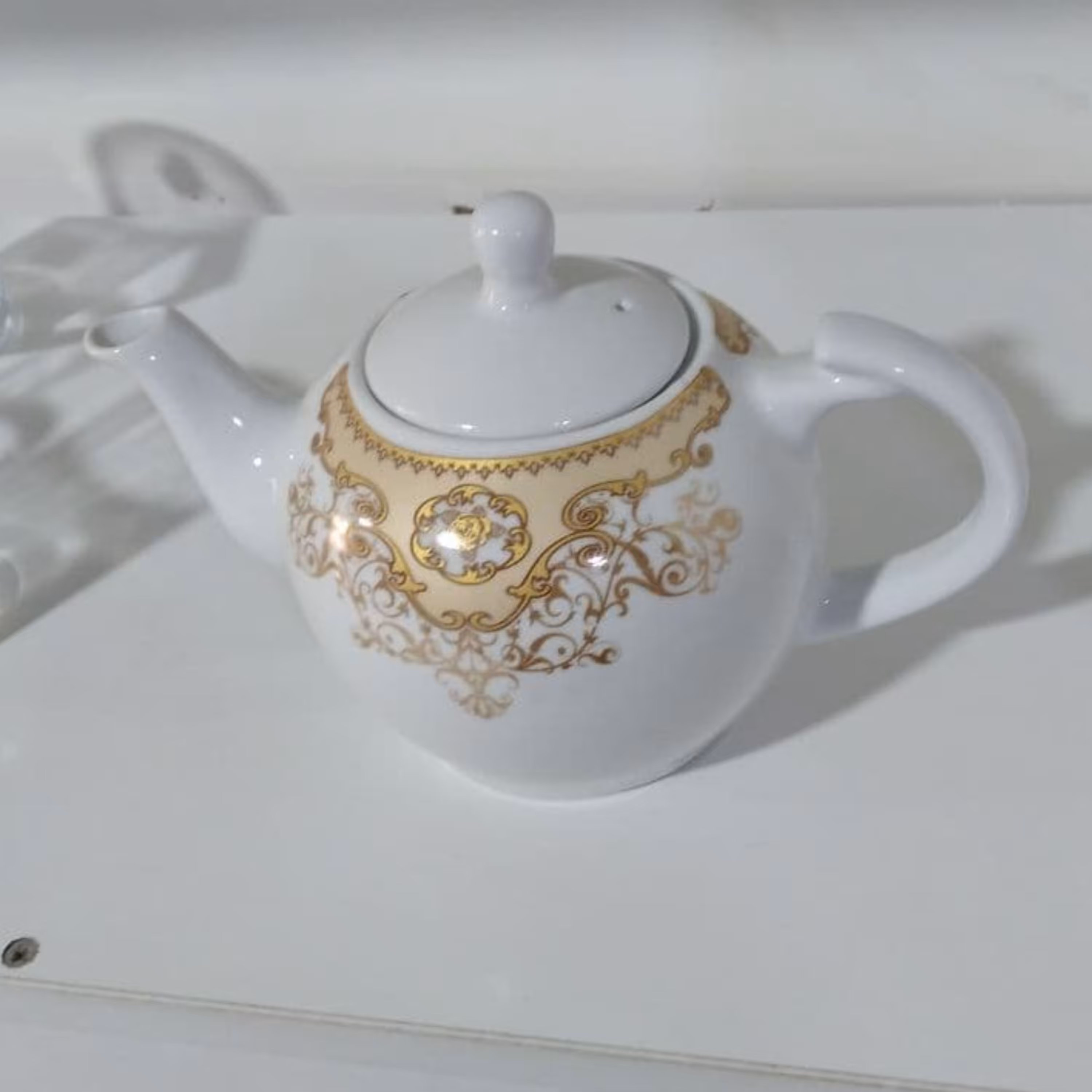 قوری چینی کد 381-مناسب برای دم کردن چای -دمنوش-با کیفیت و قیمت مناسب