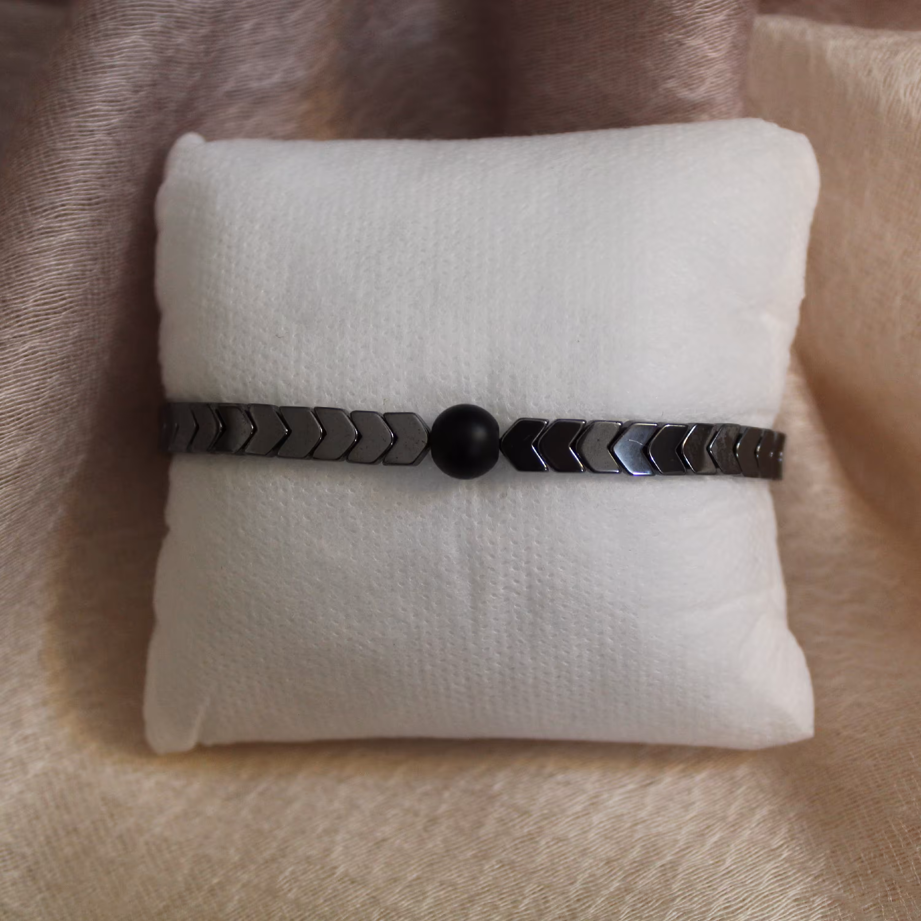 دستبند سنگ اونیکس و حدید