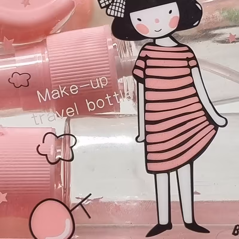 پک مسافرتی لوازم آرایش و بهداشتی 