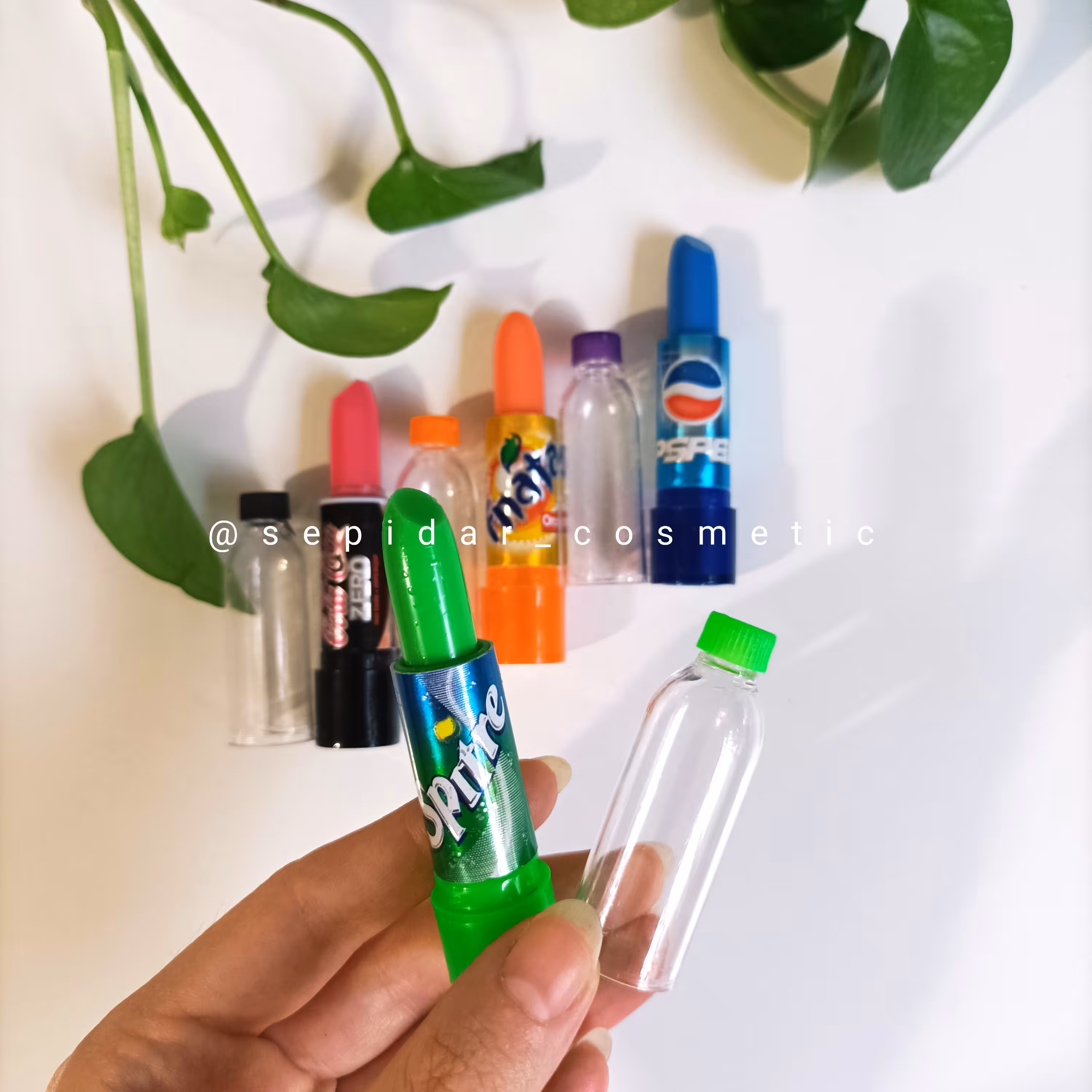 چرب لب مدل نوشابه ای (بالم لب),