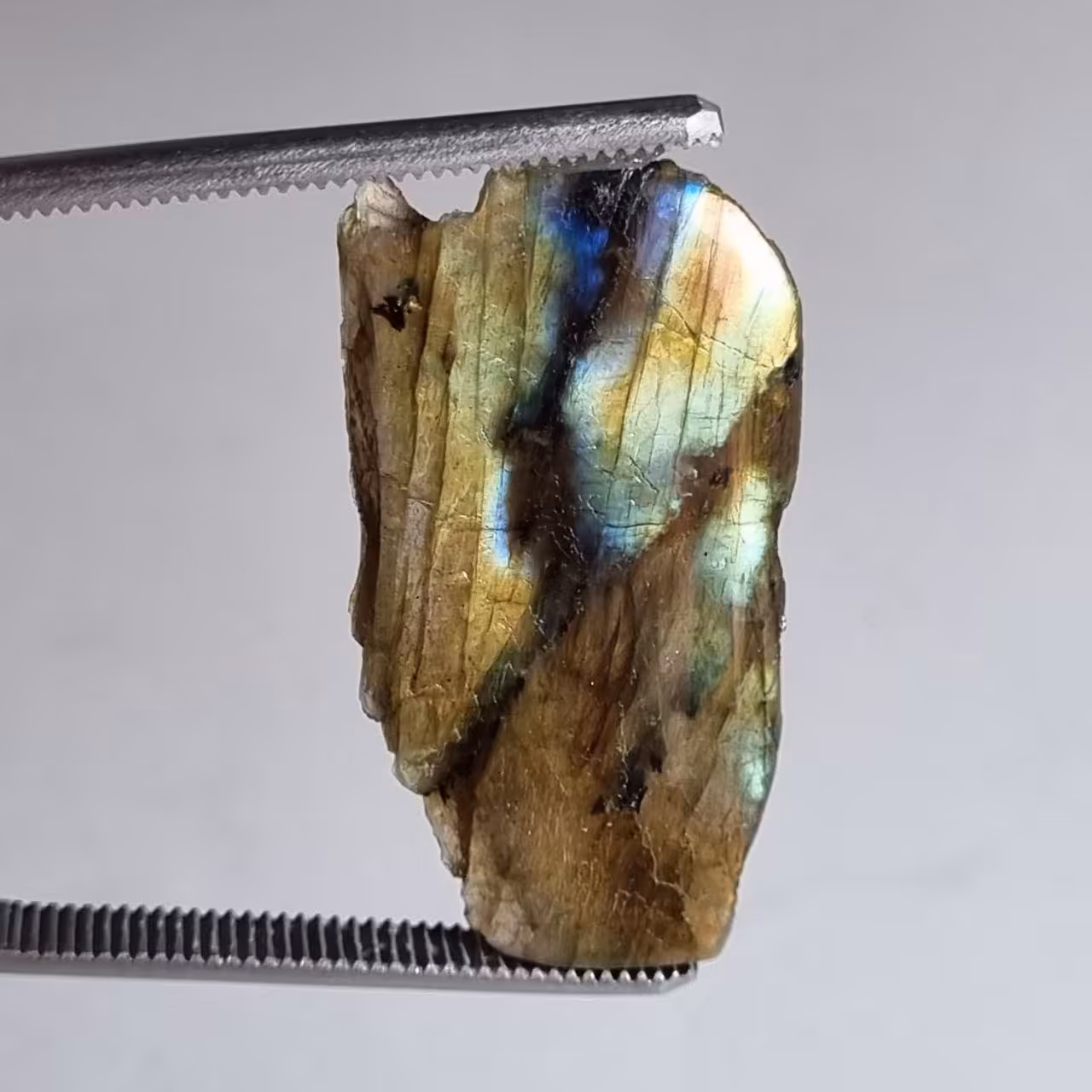 اسلایس لابرادوریت شناسه 8702