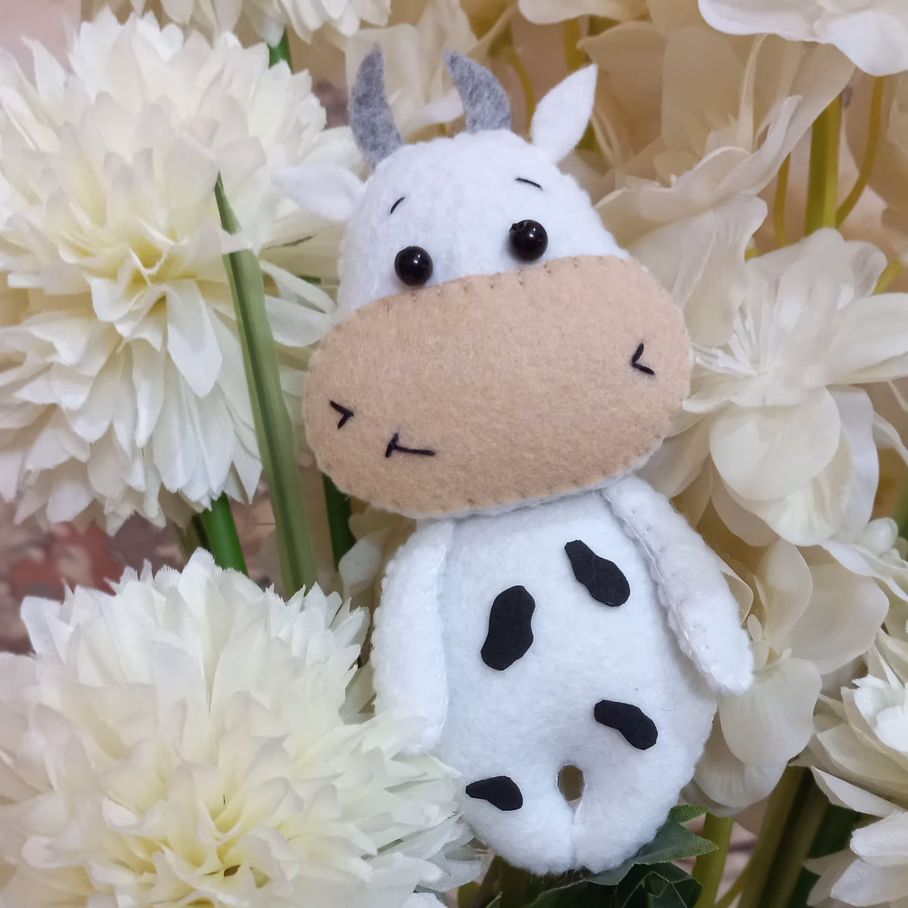 عروسک نمدی  گاو دلبر