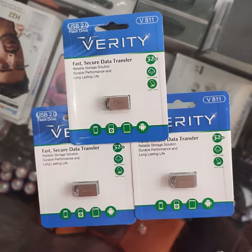 فلش 32 گیگ VERITY مدل V811
