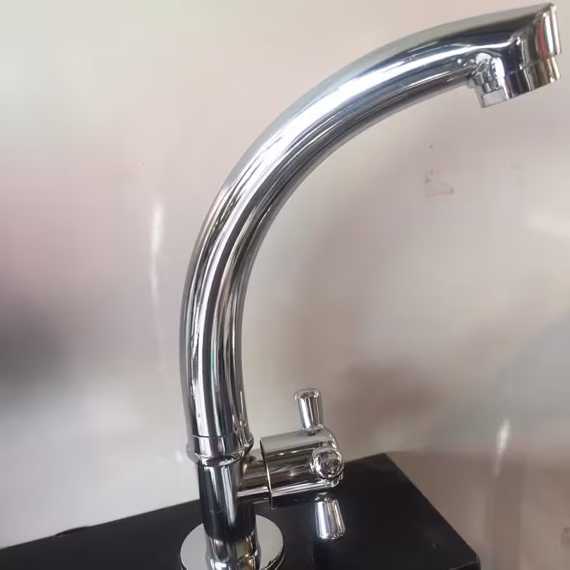 شیر تکی روشویی تو کاسه آب سرد ربع گرد (نیم دور)