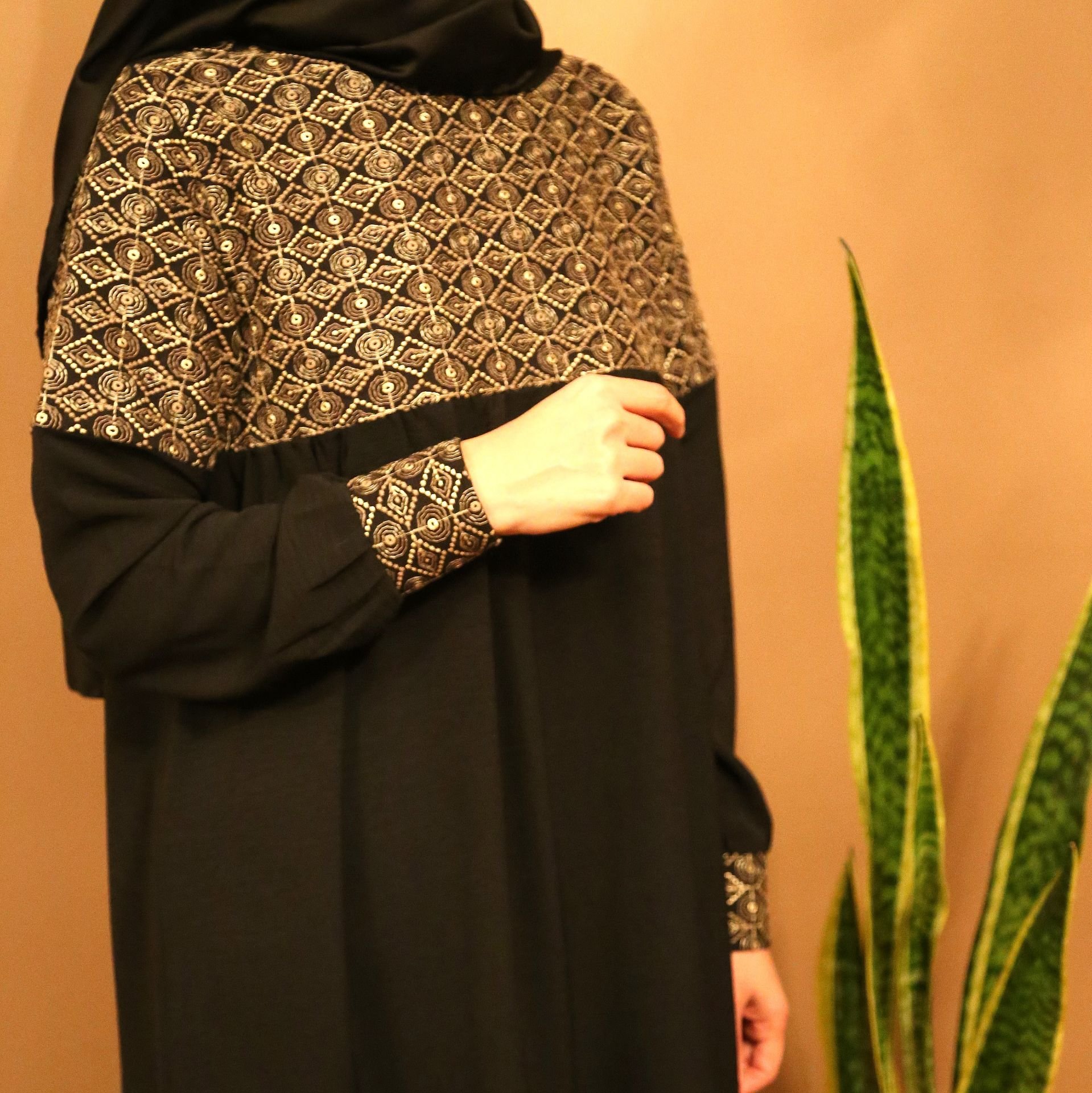 مانتو عبایی سوزندوزی(اتمام موجودی)