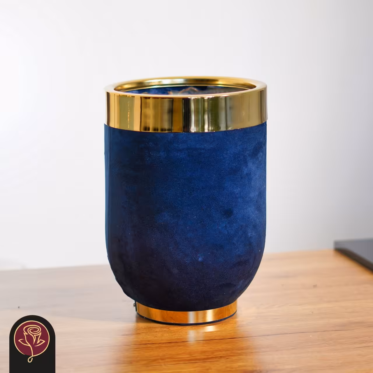 گلدان فایبرگلاس مخمل سایز 25 در 35 رنگ سرمه ای