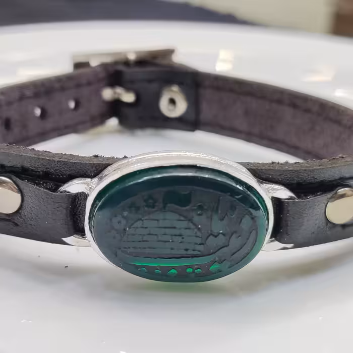 دستبند چرمی مذهبی  ذکر یا زینب چرم طبیعی