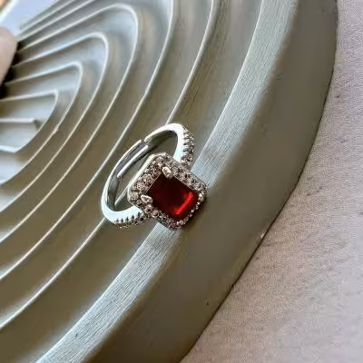 انگشتر سولیتر یاقوتی