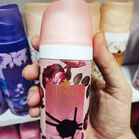 اسپری بدن Alberta مدل Flower Bomb 