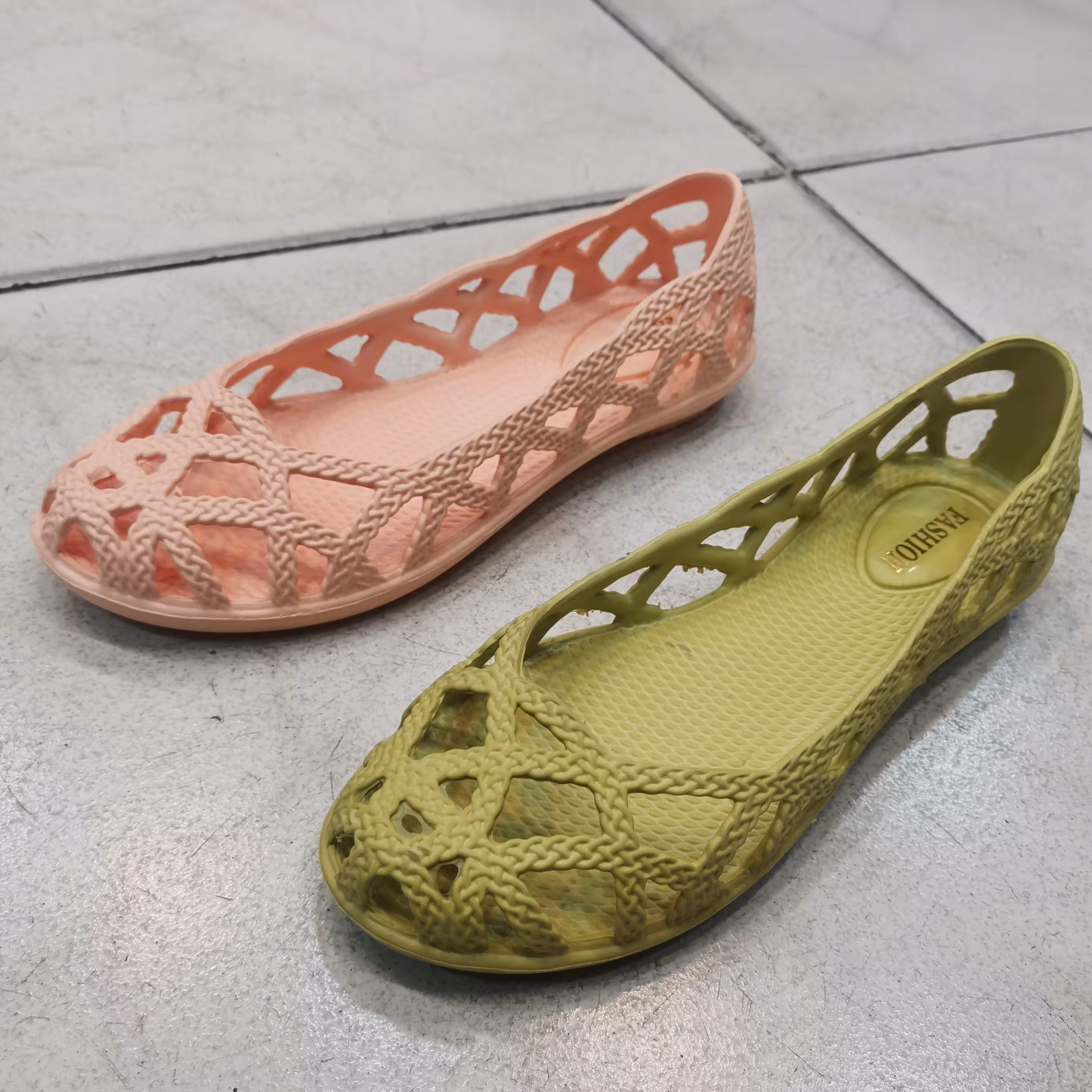 کفش مخصوص ساحل زنانه