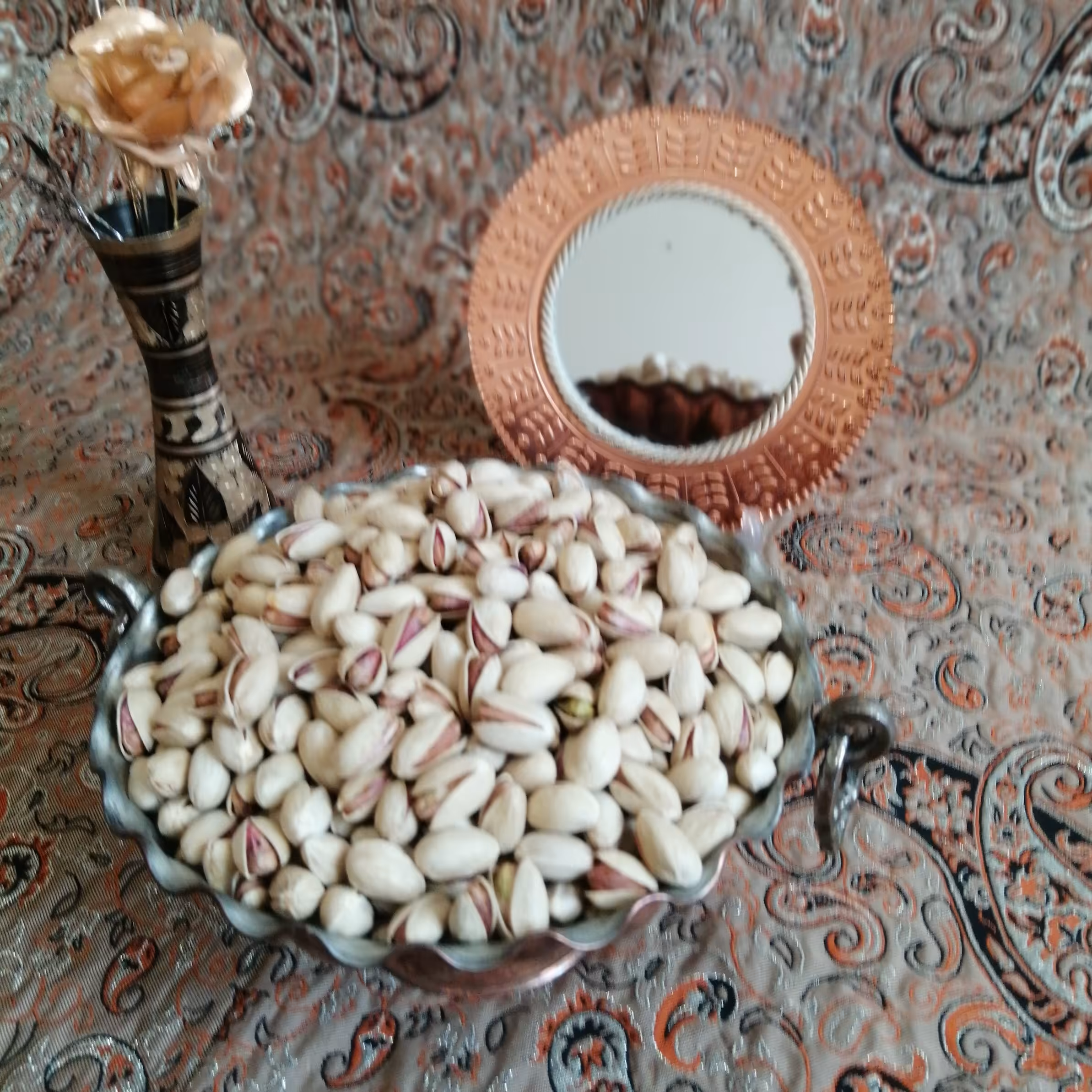 پسته احمداقایی خام درجه یک رفسنجان امسالی و تازه(2000گرمی)