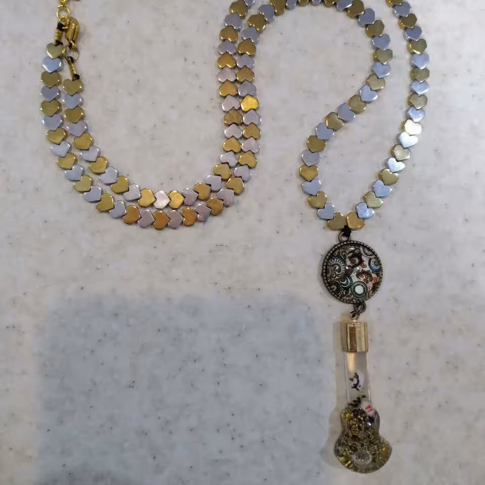 کد 104 گردنبند سنگ حدید با شیشه گیتار