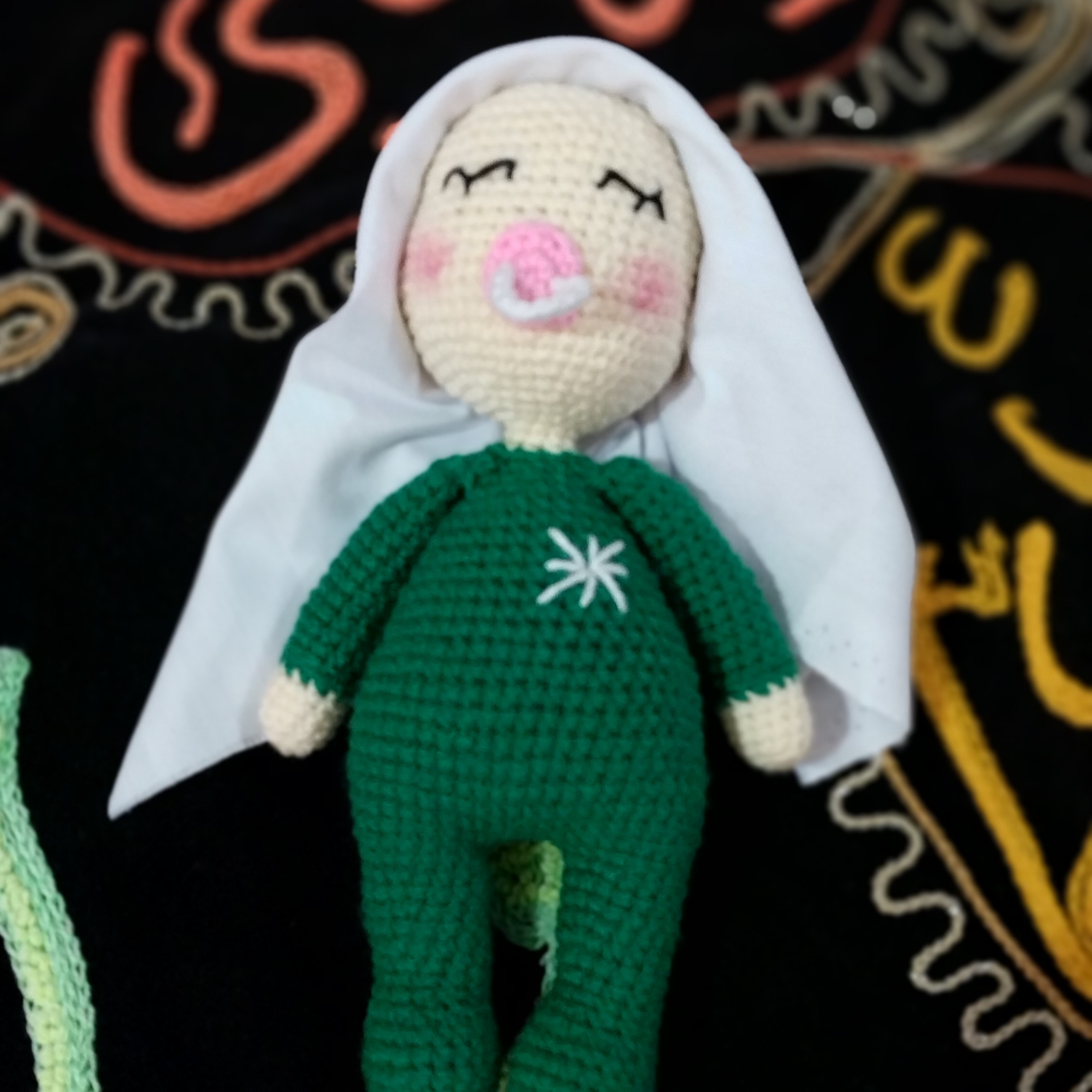عروسک نماد علی اصغری