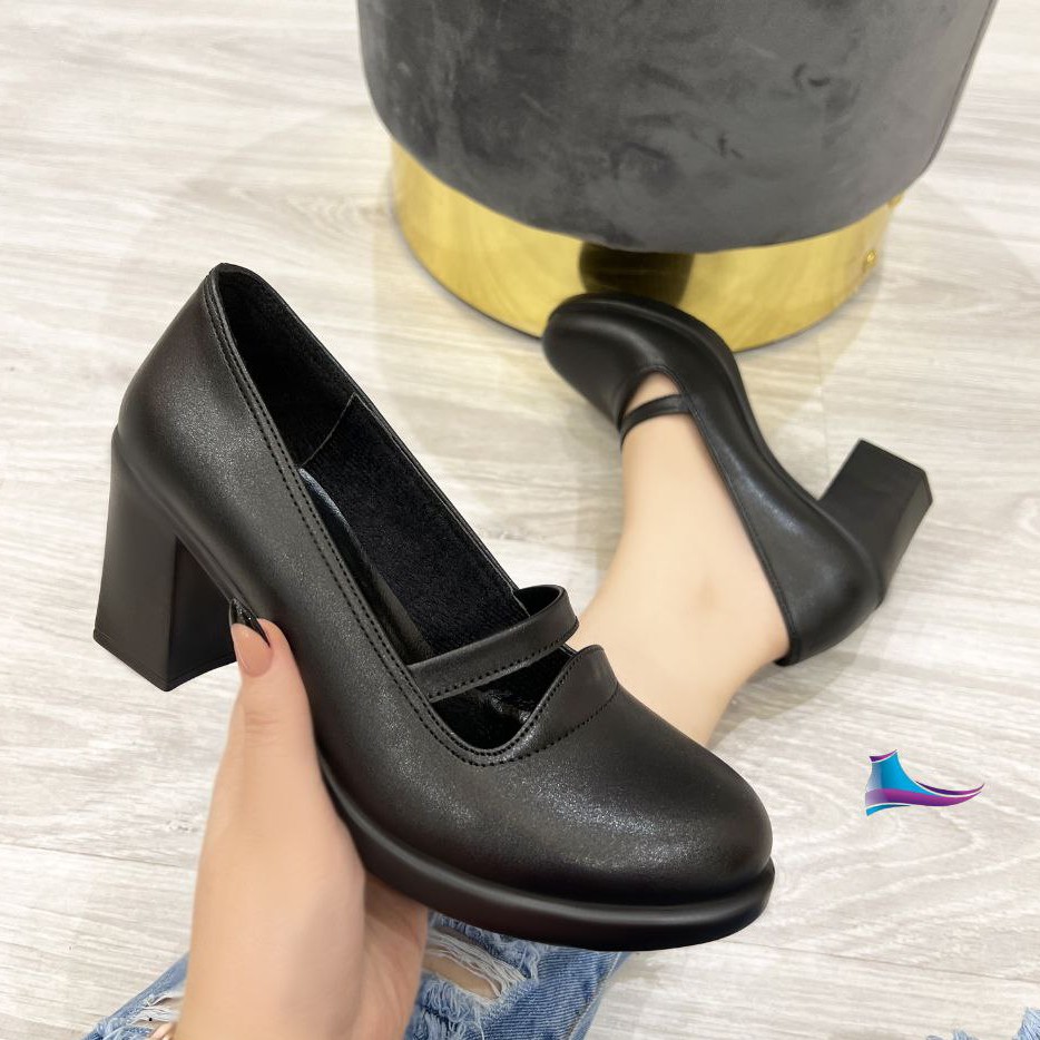 کفش کلاسیک
کد 112
قالب استاندارد
پاشنه 7 سانت
کیفیت عالی
Size37ta40