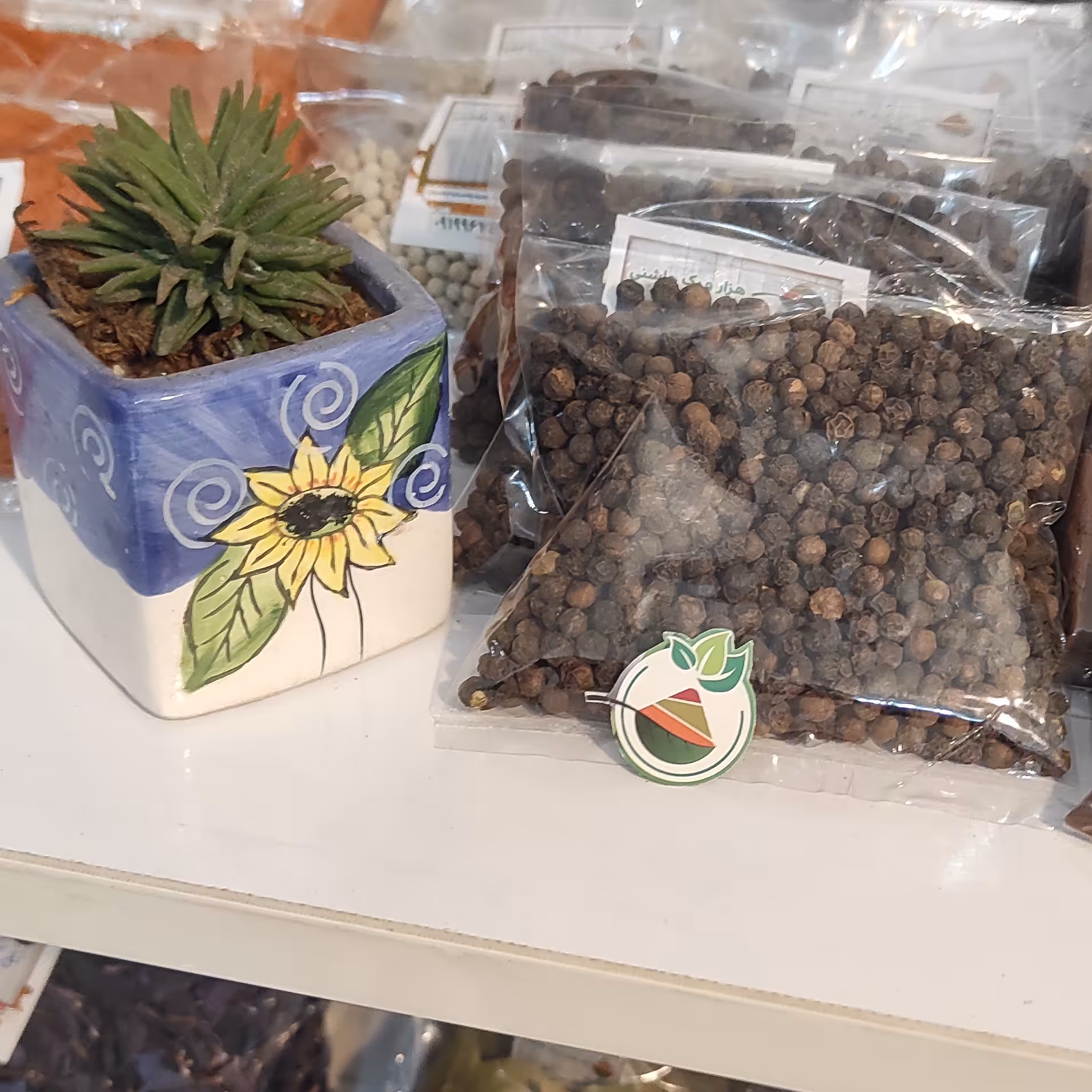 فلفل سیاه آسیاب نشده 50 گرمی