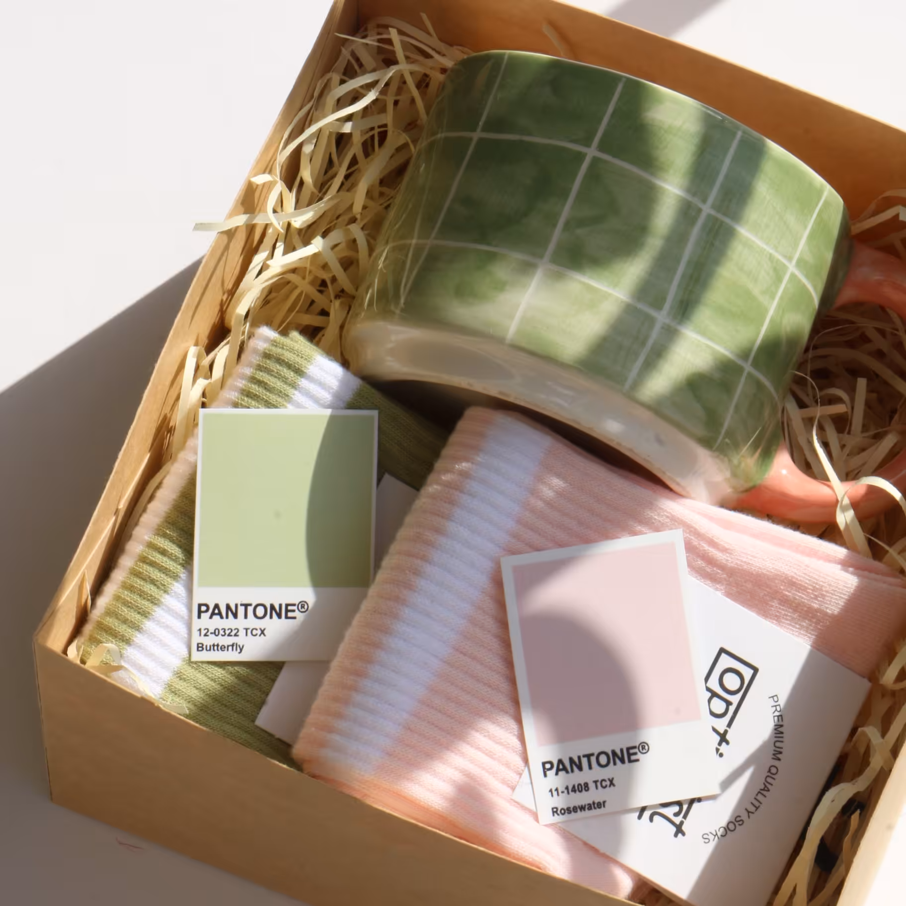 باکس هدیه - کادو - ماگ - جوراب خوشرنگ - کادویی خاص