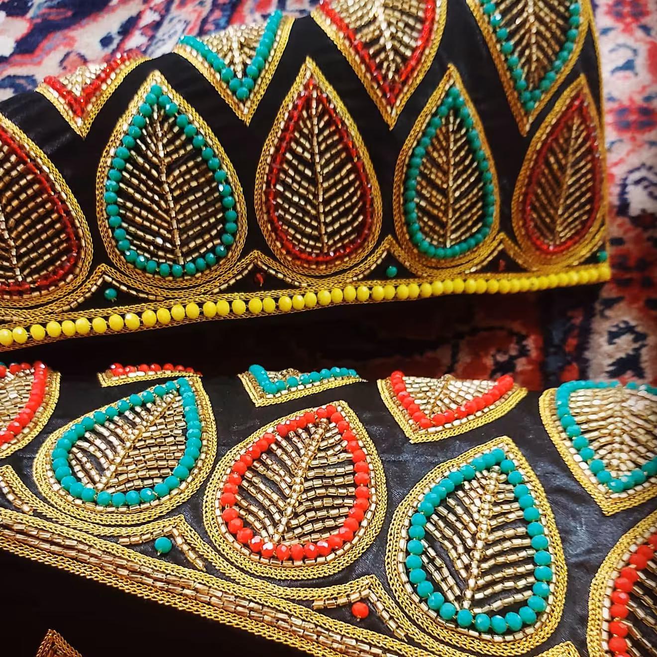 صنایع دستی چادر گل دوزی