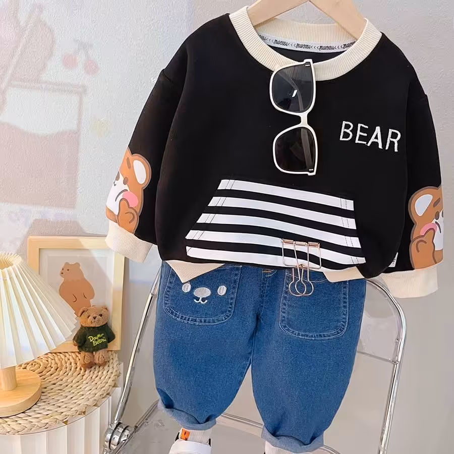 ست دو تیکه وارداتی اسپورت بچگانه کیفیت تضمینی شیک و زیبا  جنس بلوز دورس نخ پنبه ضخیم داخل لاینردار  شلوار جین اورجینال 