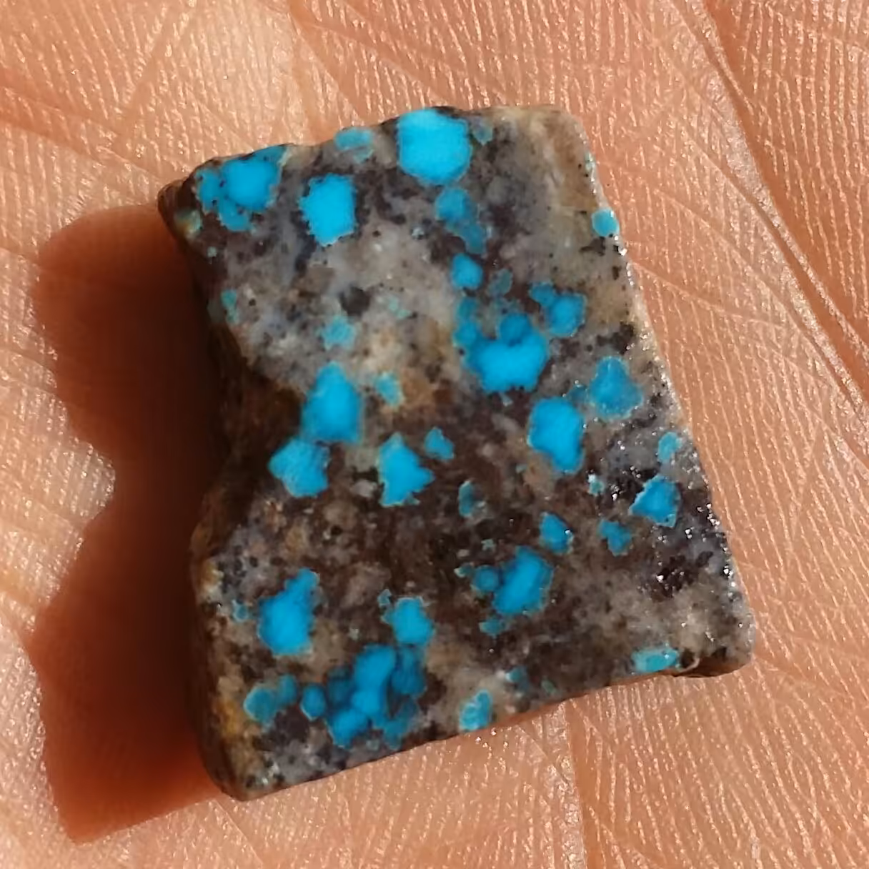 اسلایس سنگ راف فیروزه آبی عنکبوتی دو طرفه اصل نیشابور صد در صد طبیعی شااهکارر خلقت
مناسب جهت دکوراسیون و ساخت نگین
