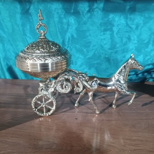 شکلات خوری کالسکه برنجی