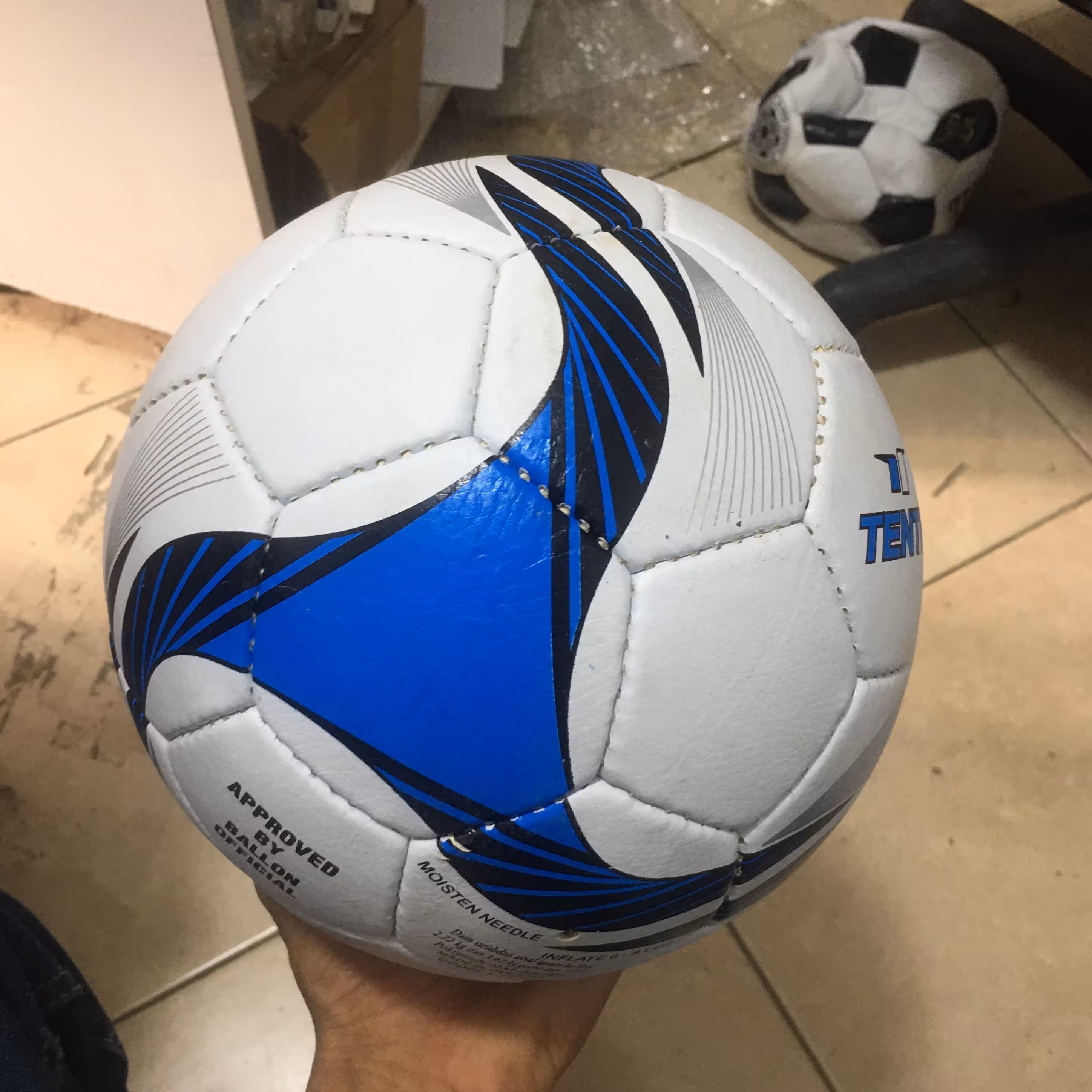 توپ فوتبال چمنی سایز 5 مناسب مدارس فوتبال